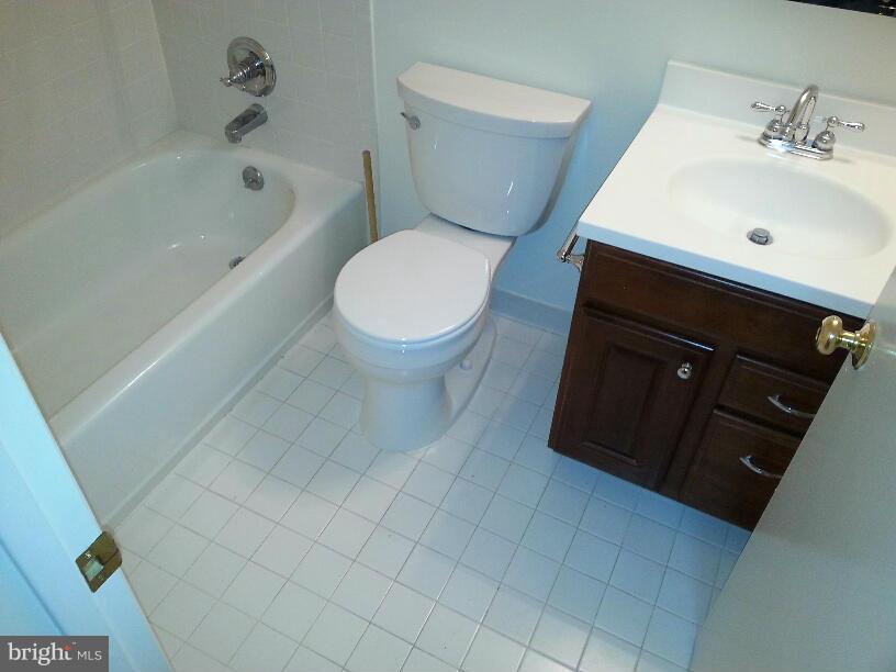 KENSINGTON ESTATES - Residential Lease