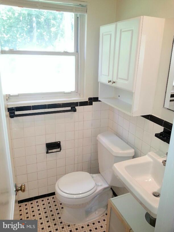 KENSINGTON ESTATES - Residential Lease