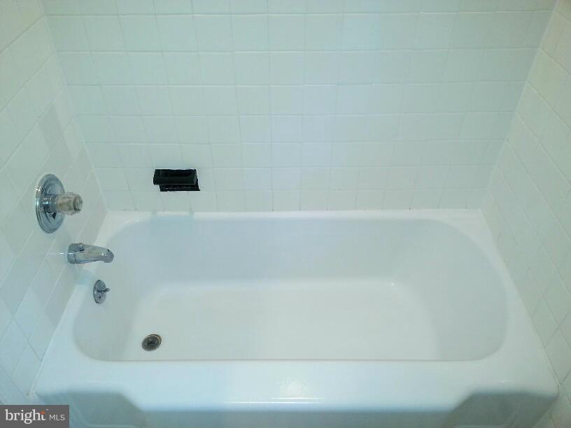 KENSINGTON ESTATES - Residential Lease