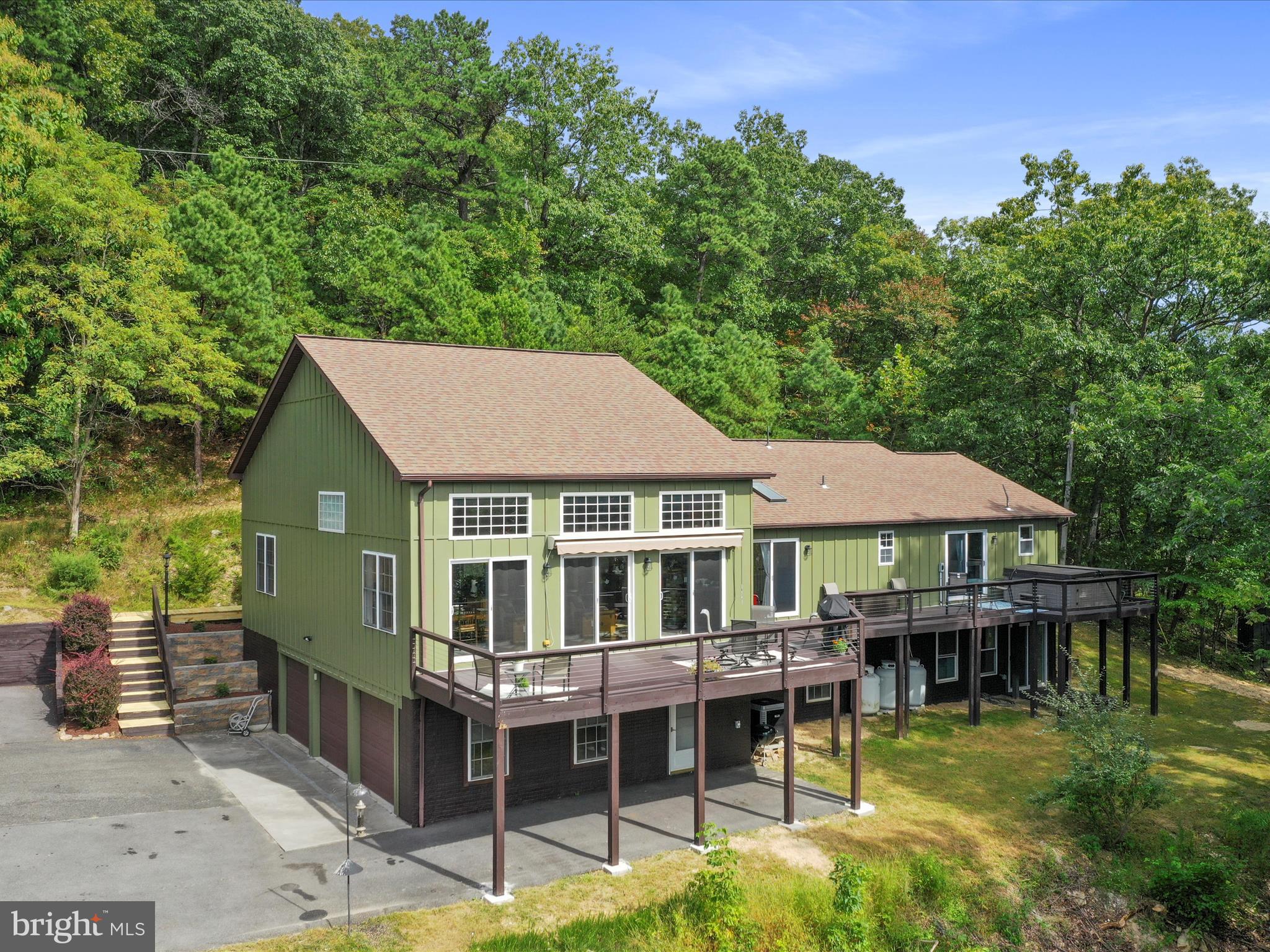 APPLE MT LAKE WEST - Residential