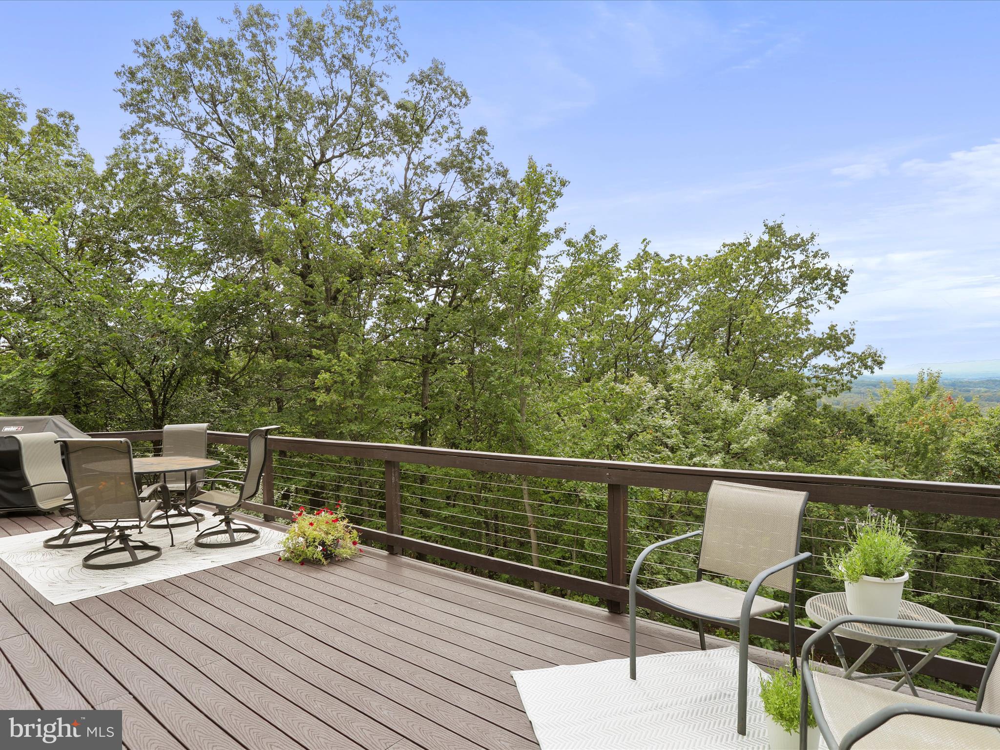 1195 APPLEWOOD DRIVE