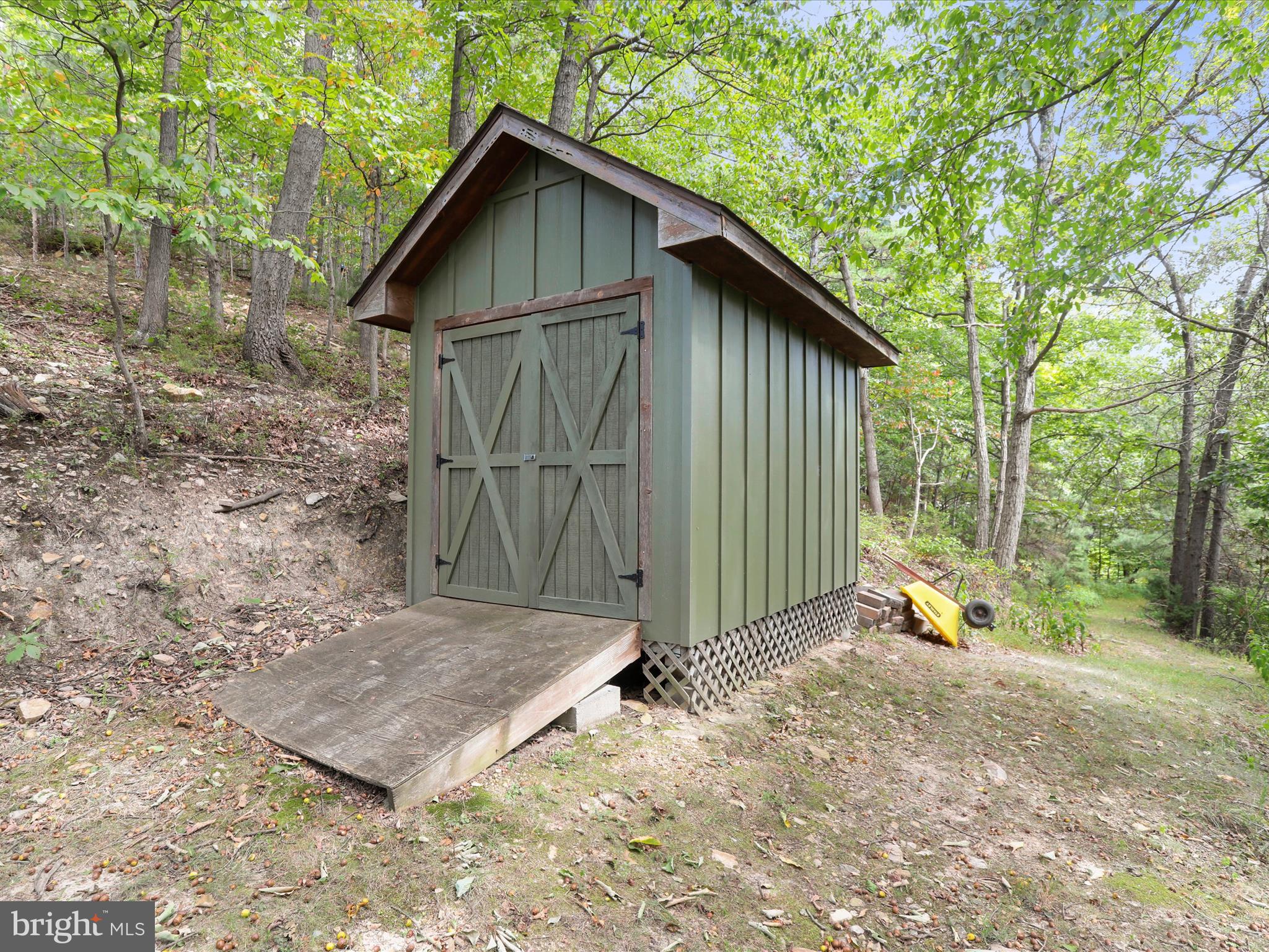 APPLE MT LAKE WEST - Residential