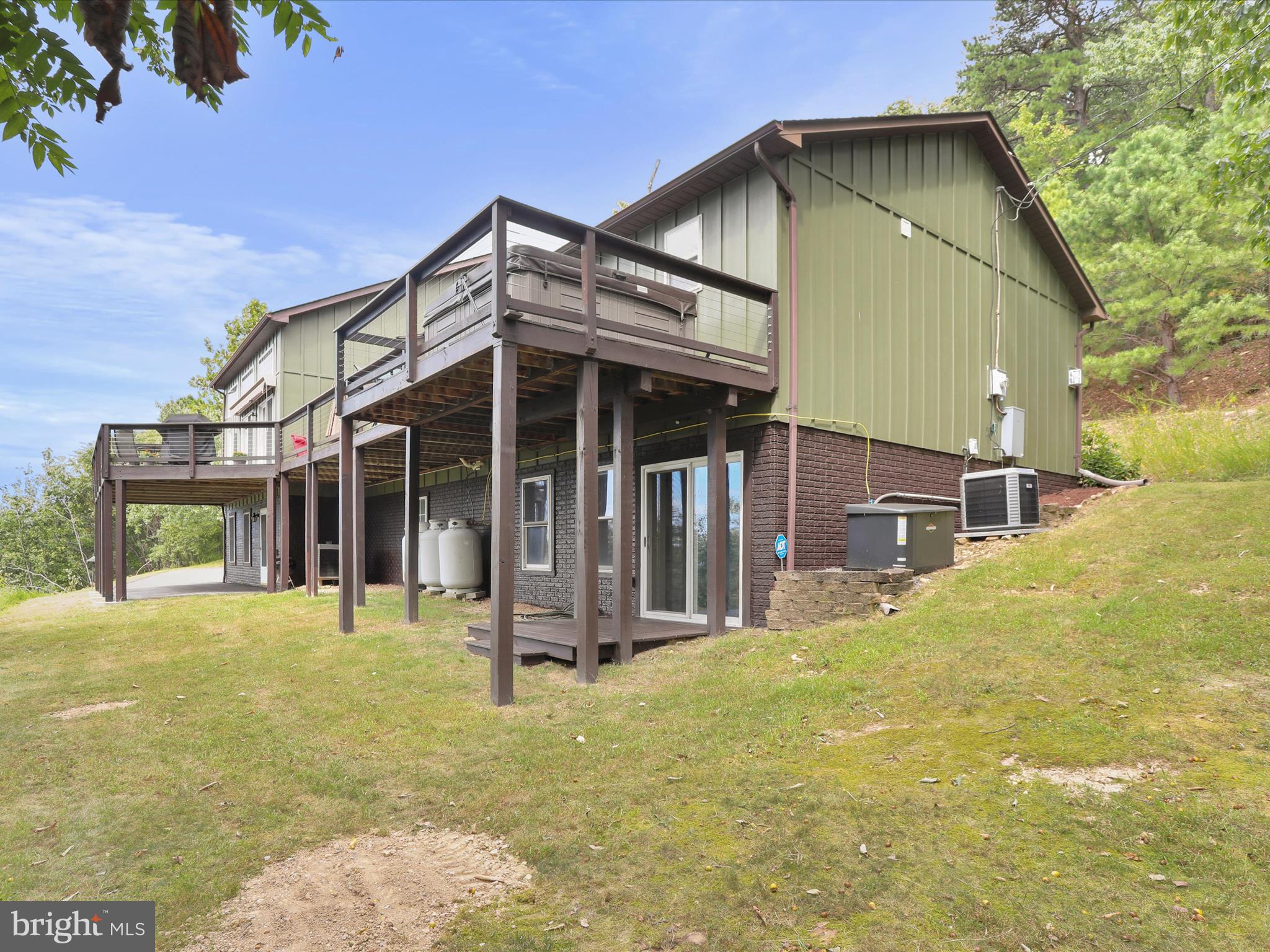 APPLE MT LAKE WEST - Residential