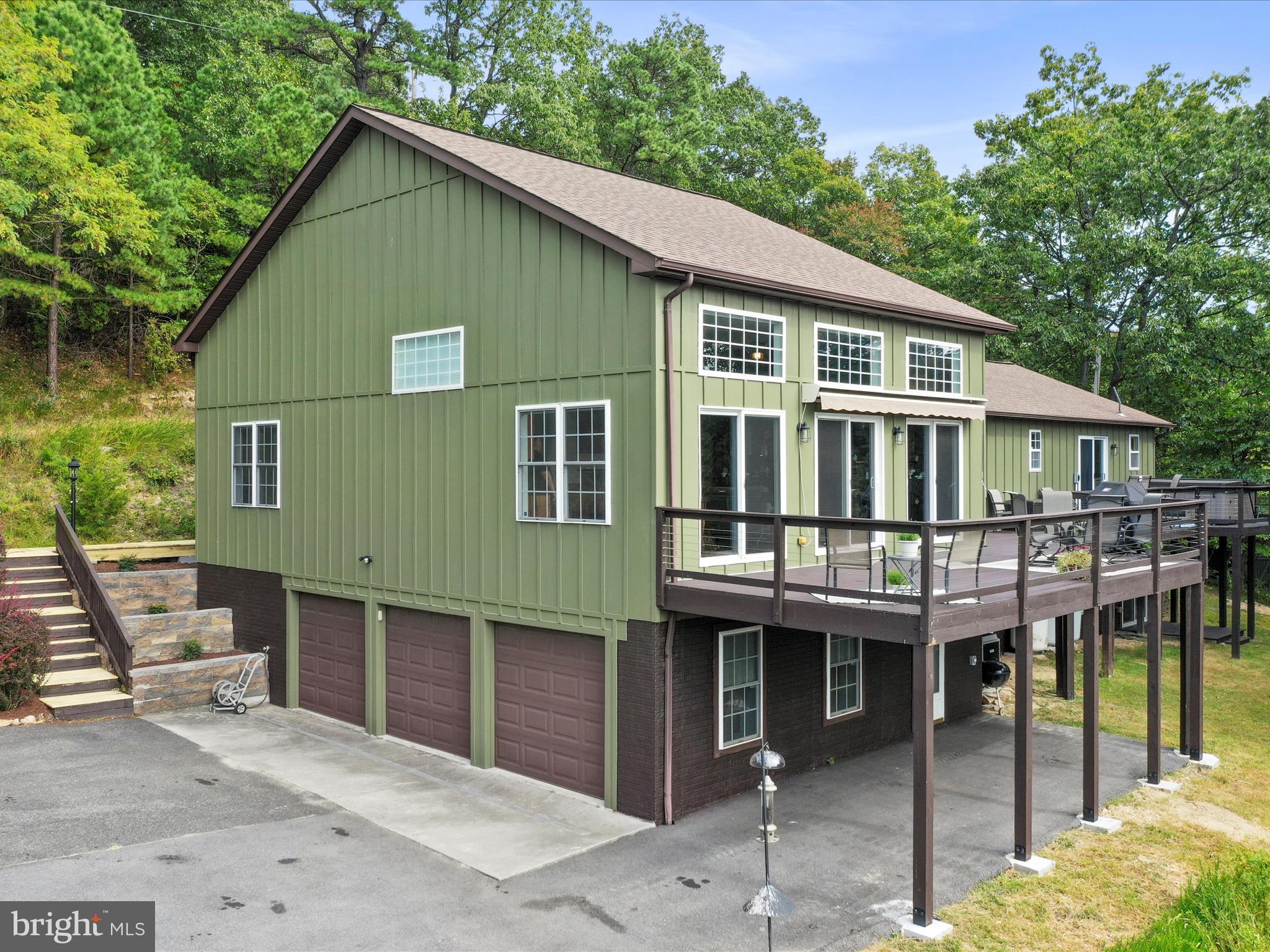 APPLE MT LAKE WEST - Residential