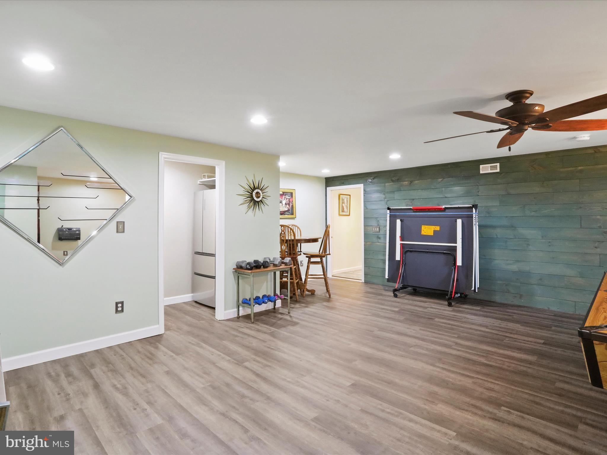 APPLE MT LAKE WEST - Residential