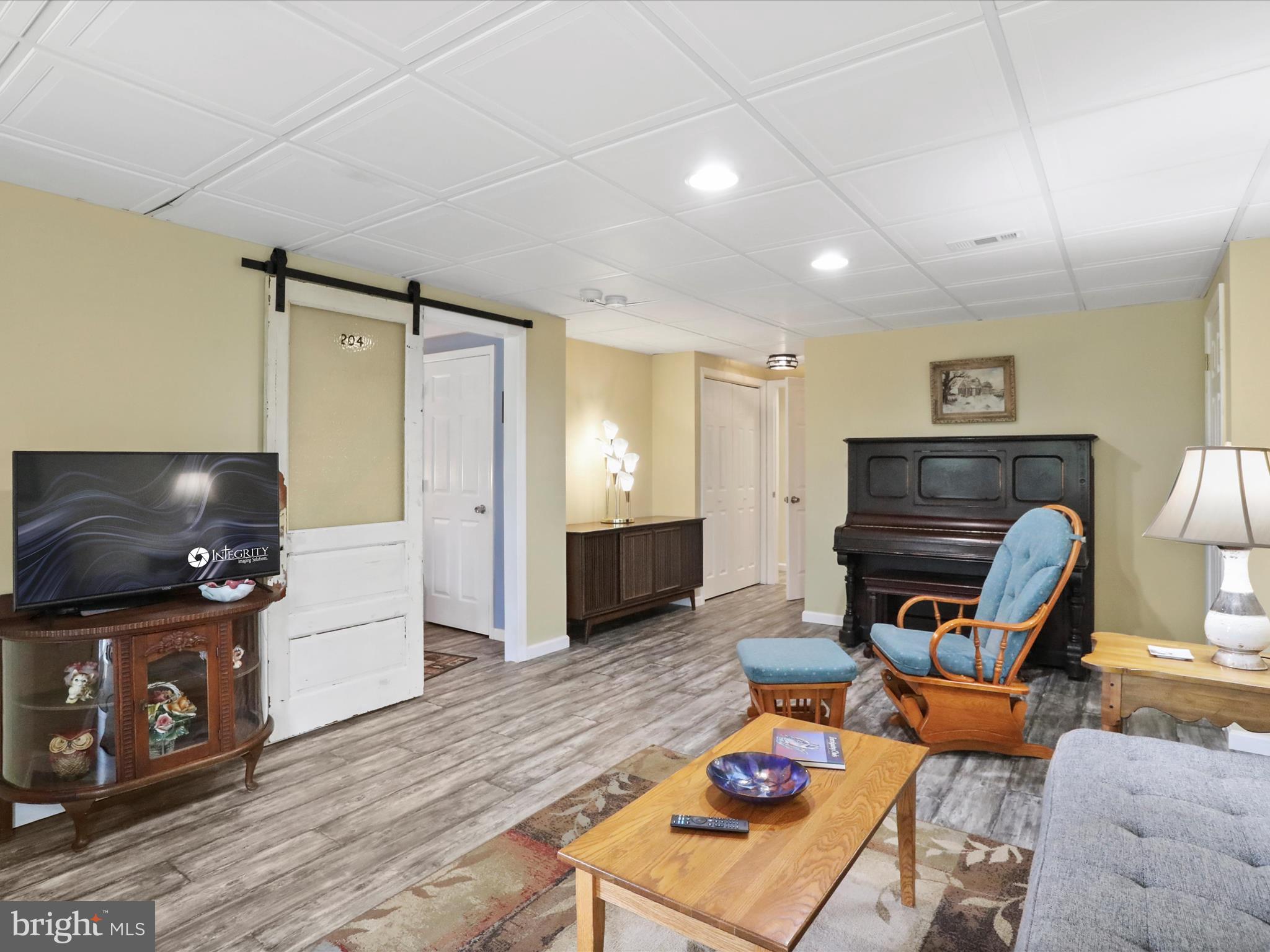 APPLE MT LAKE WEST - Residential