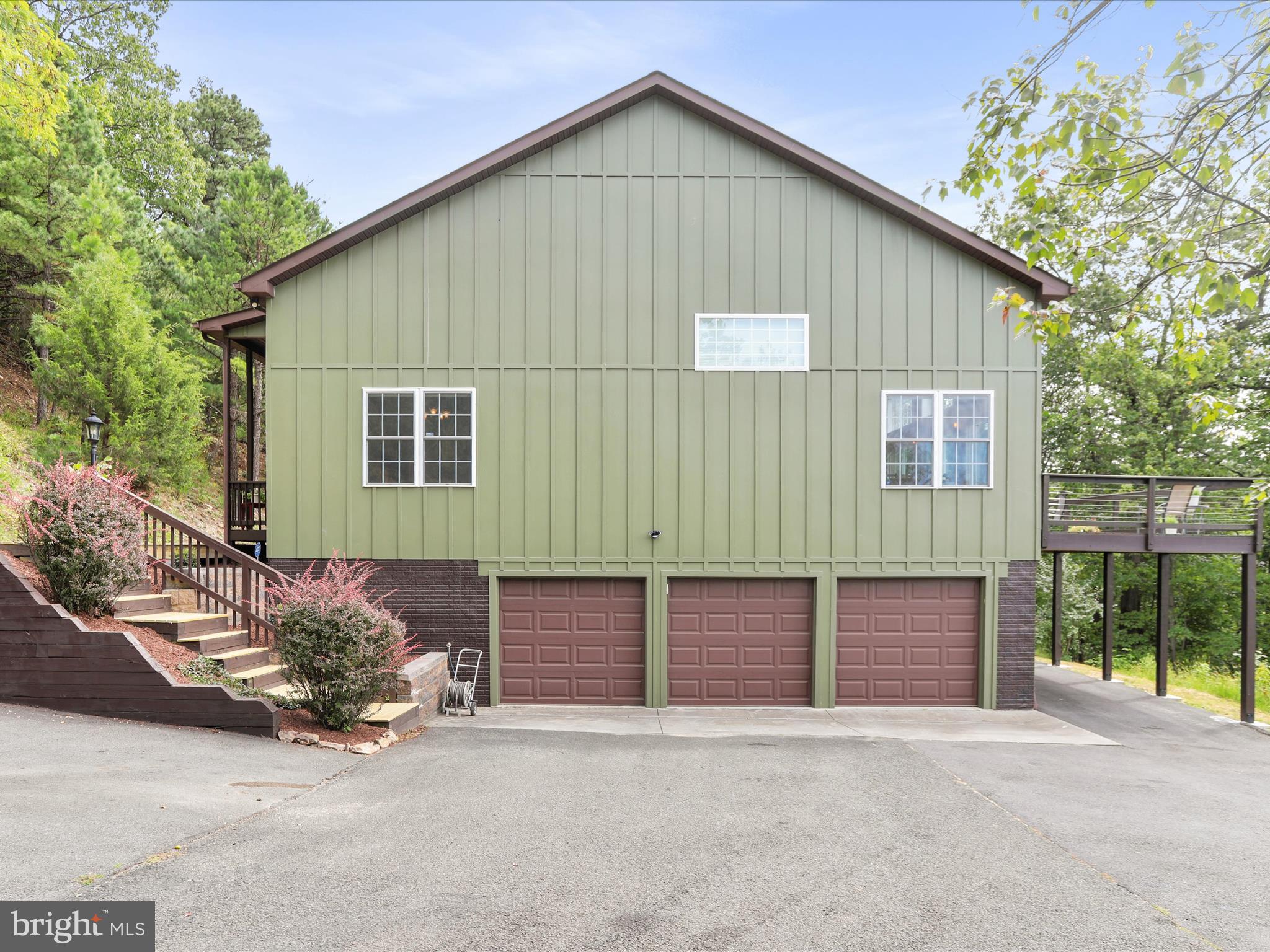 APPLE MT LAKE WEST - Residential