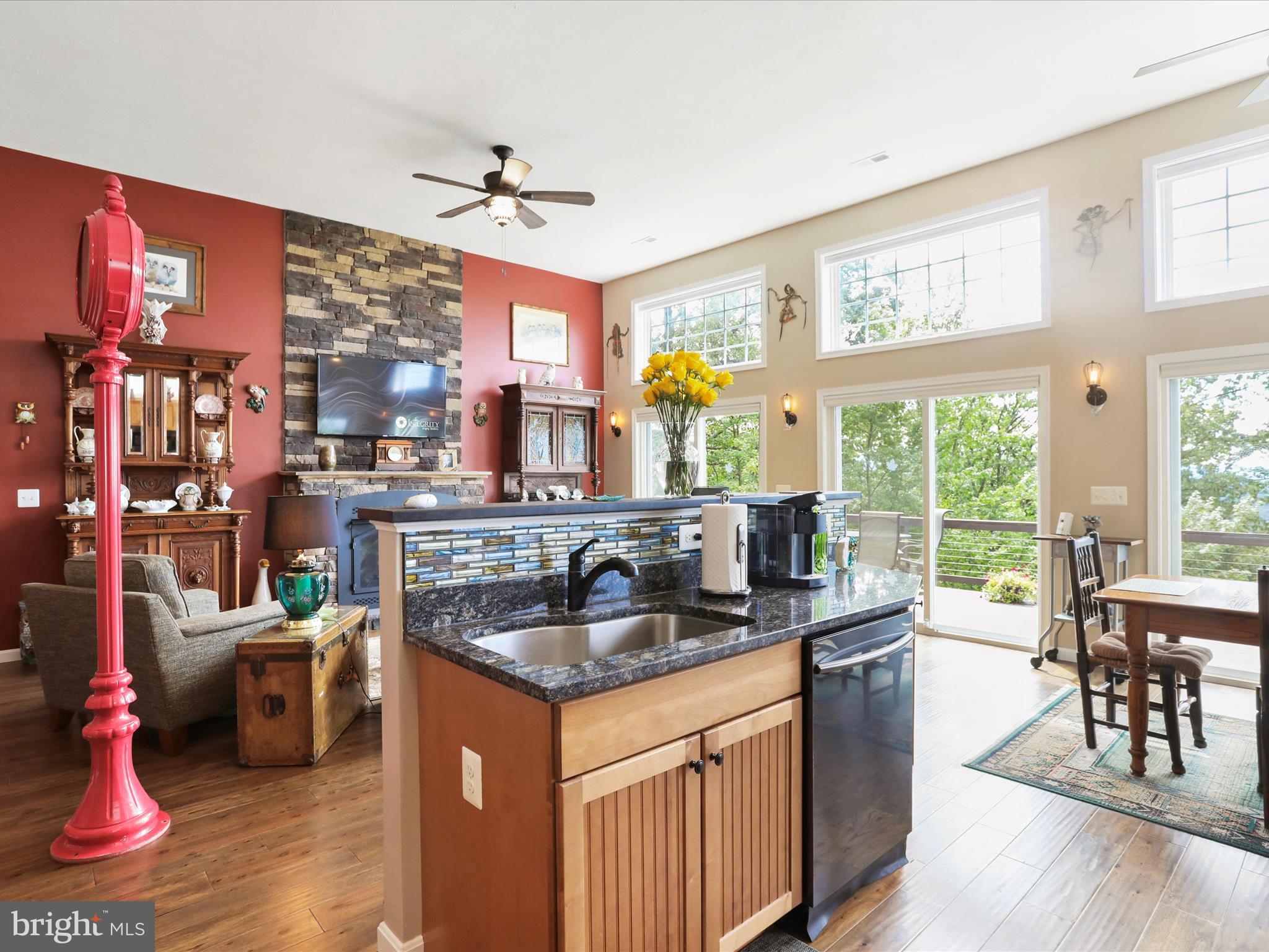 APPLE MT LAKE WEST - Residential