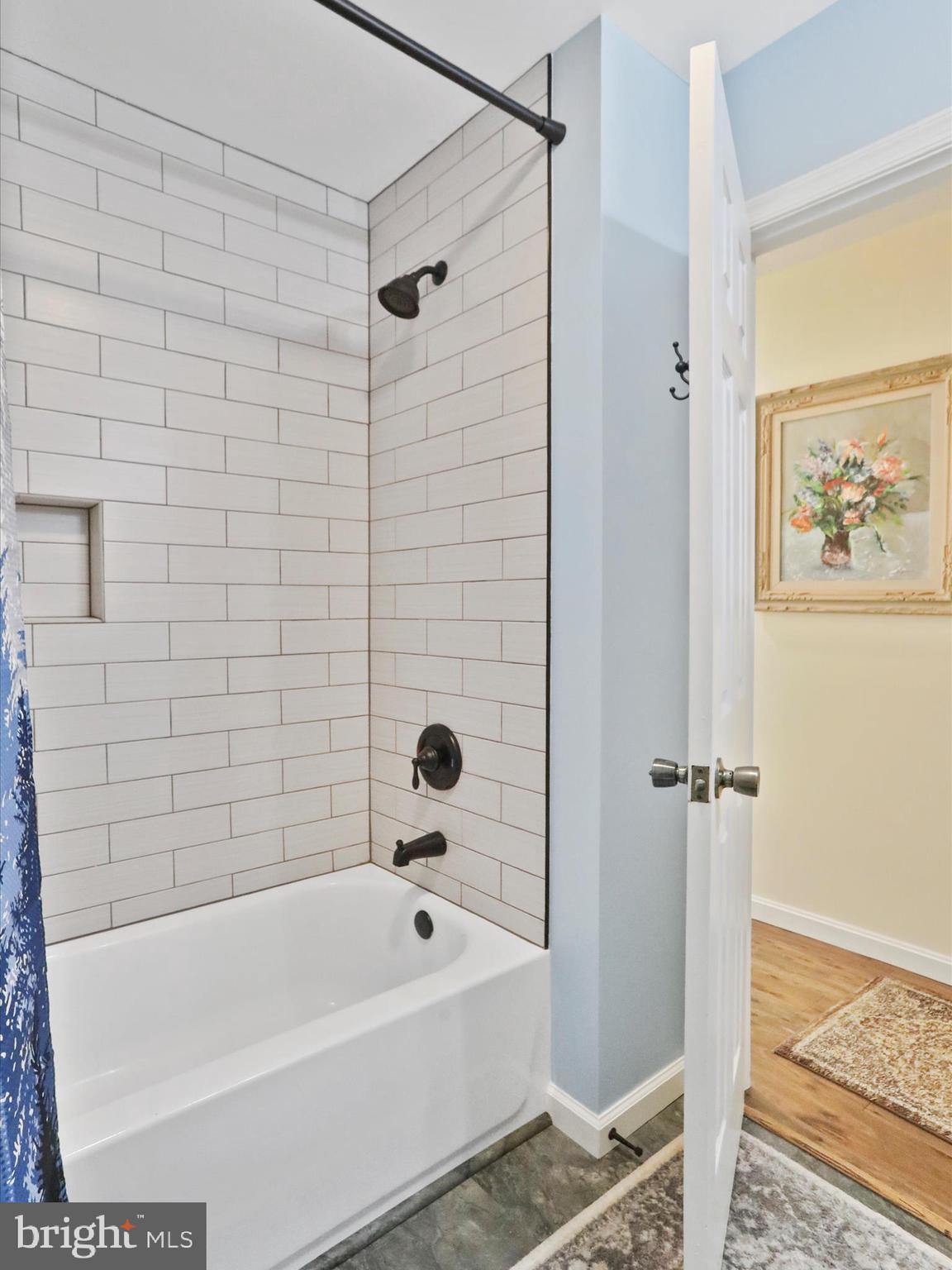 APPLE MT LAKE WEST - Residential