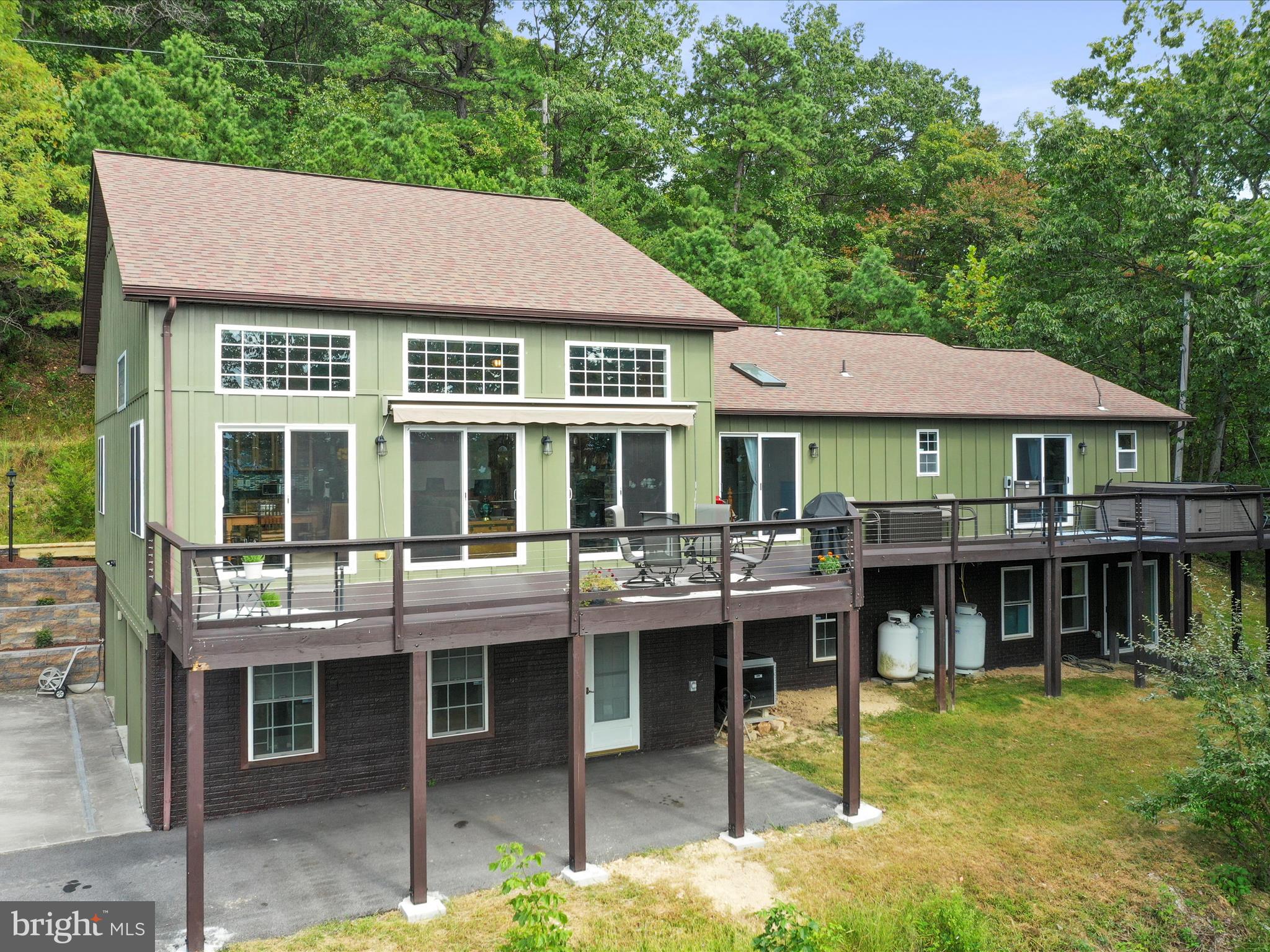 APPLE MT LAKE WEST - Residential