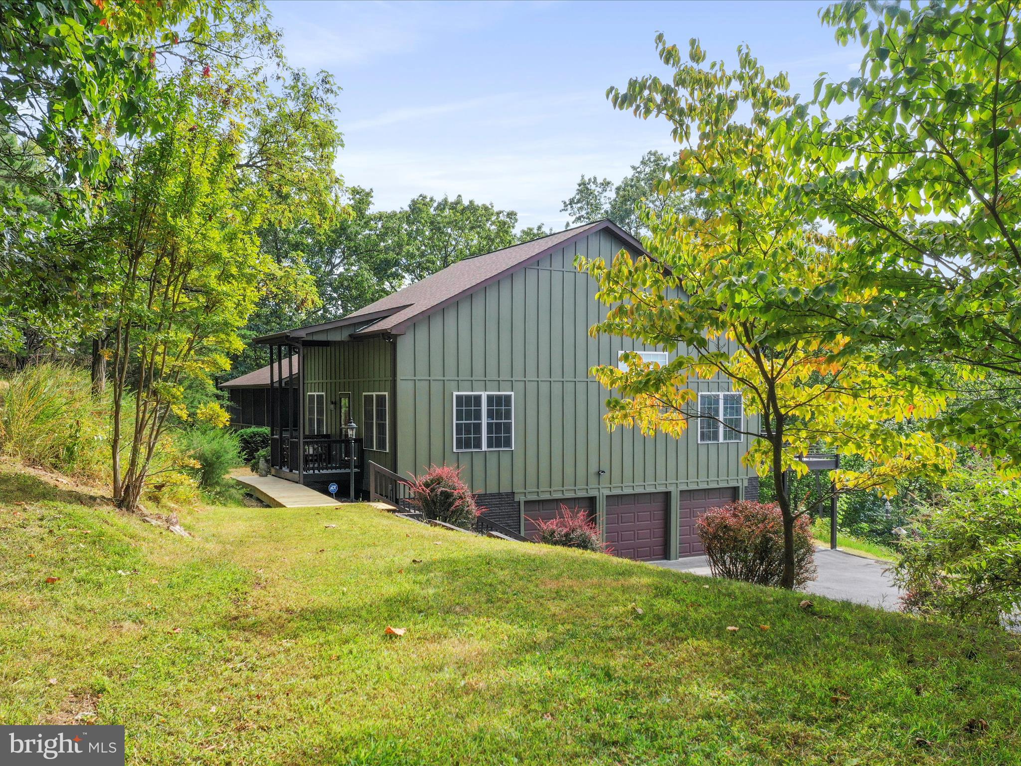 APPLE MT LAKE WEST - Residential