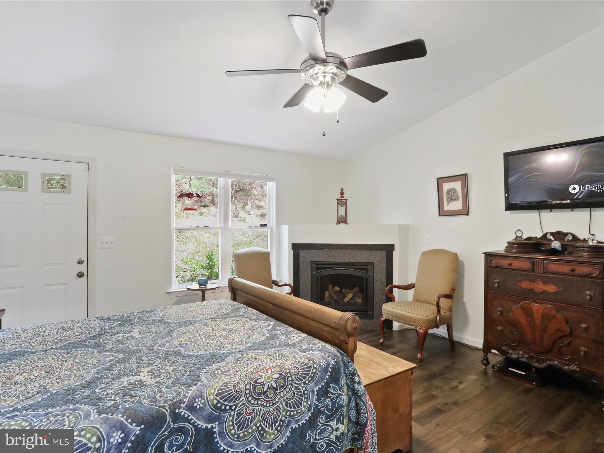 APPLE MT LAKE WEST - Residential