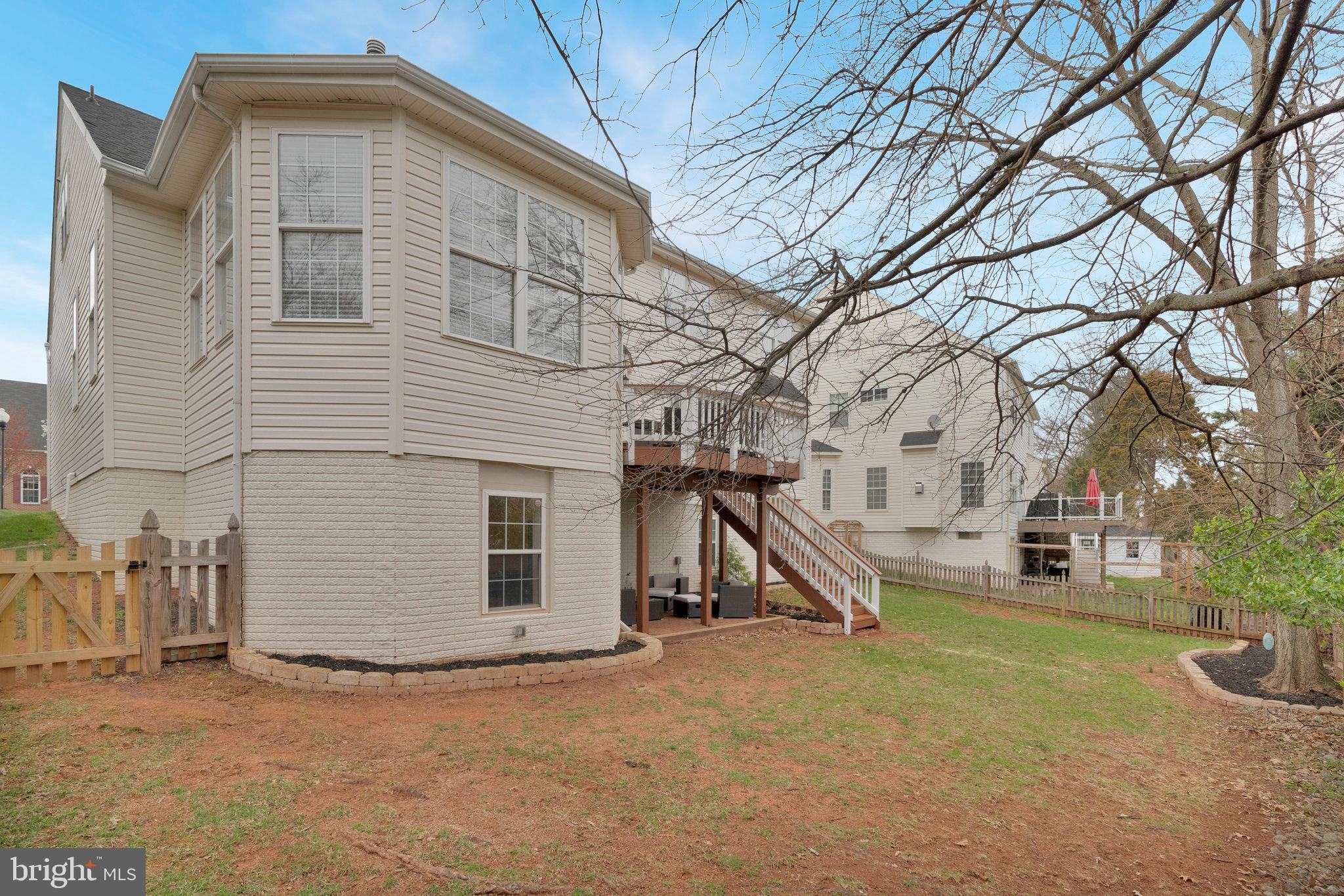 ASHBURN VILLAGE - Residential