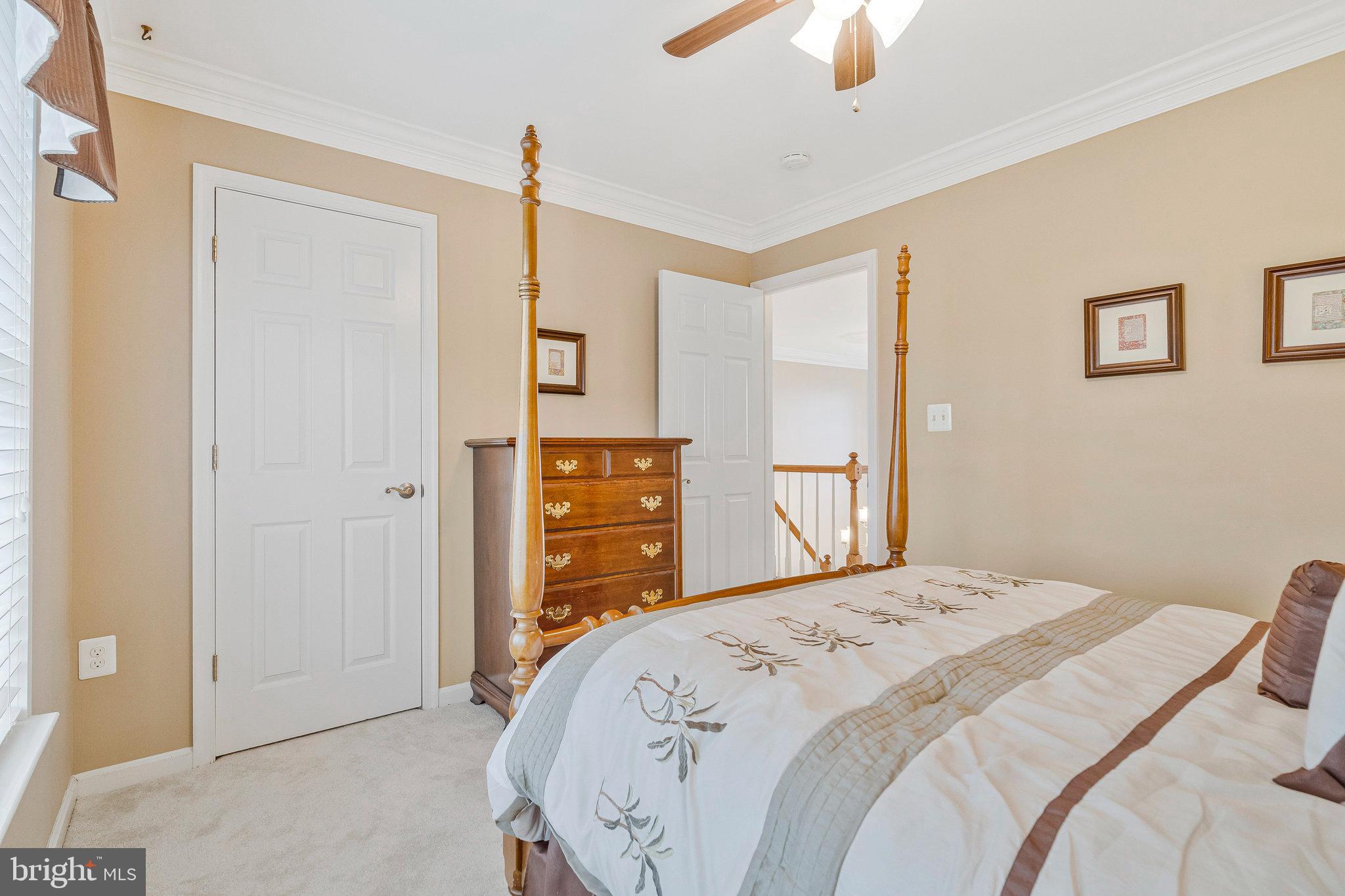 ASHBURN VILLAGE - Residential