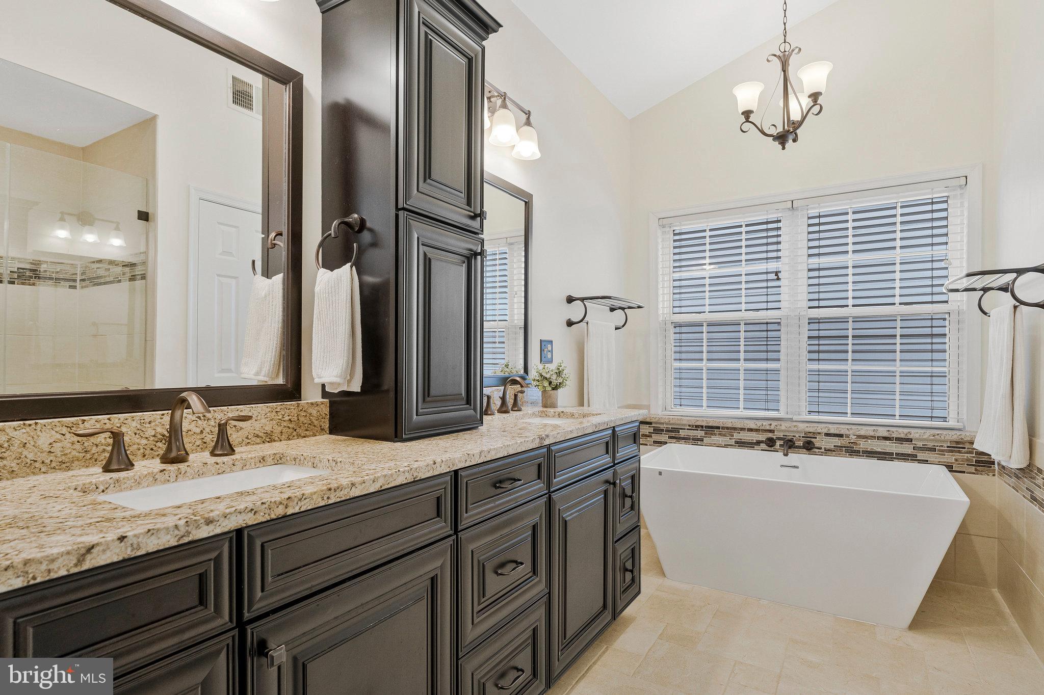 ASHBURN VILLAGE - Residential