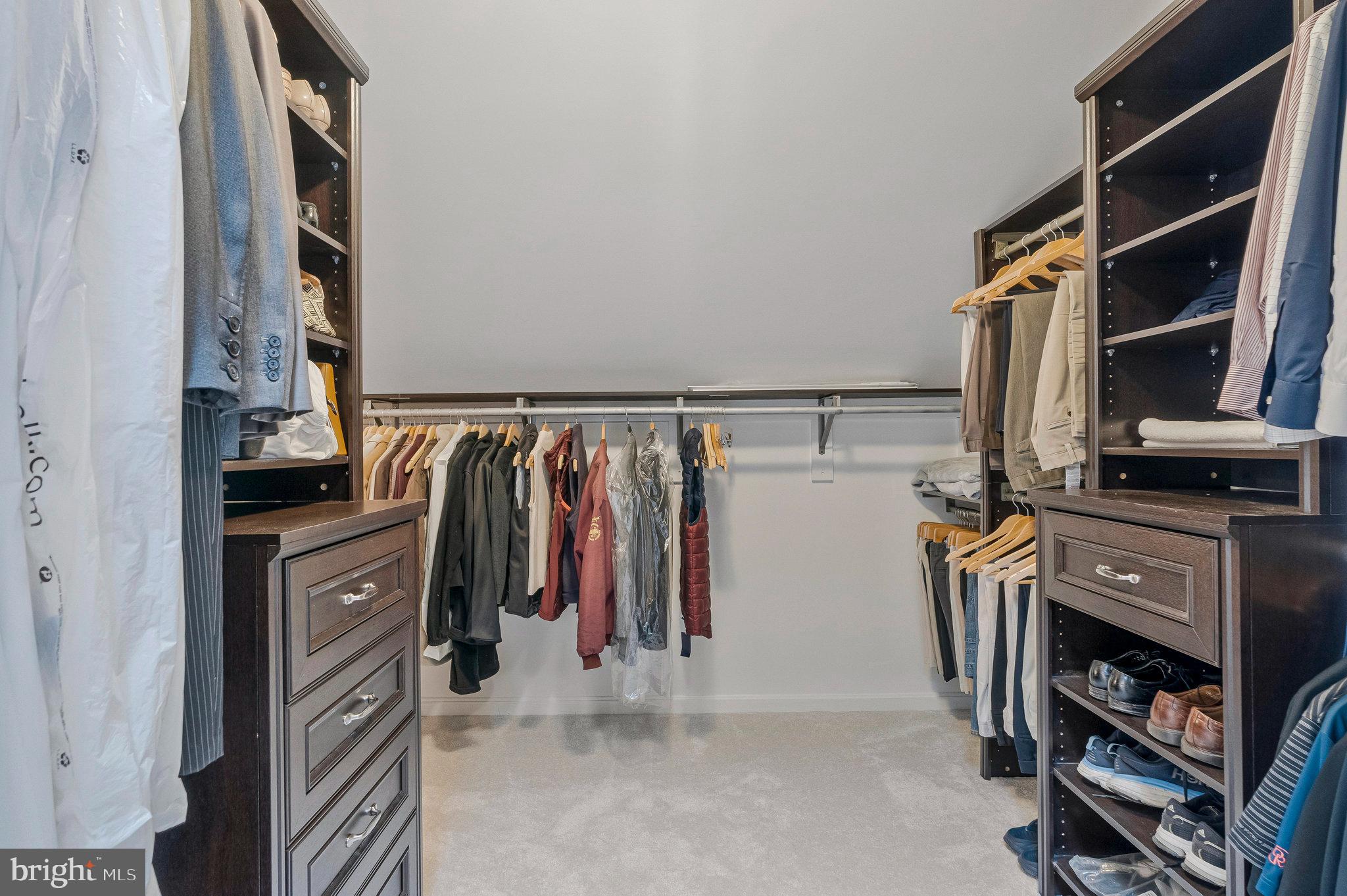 ASHBURN VILLAGE - Residential