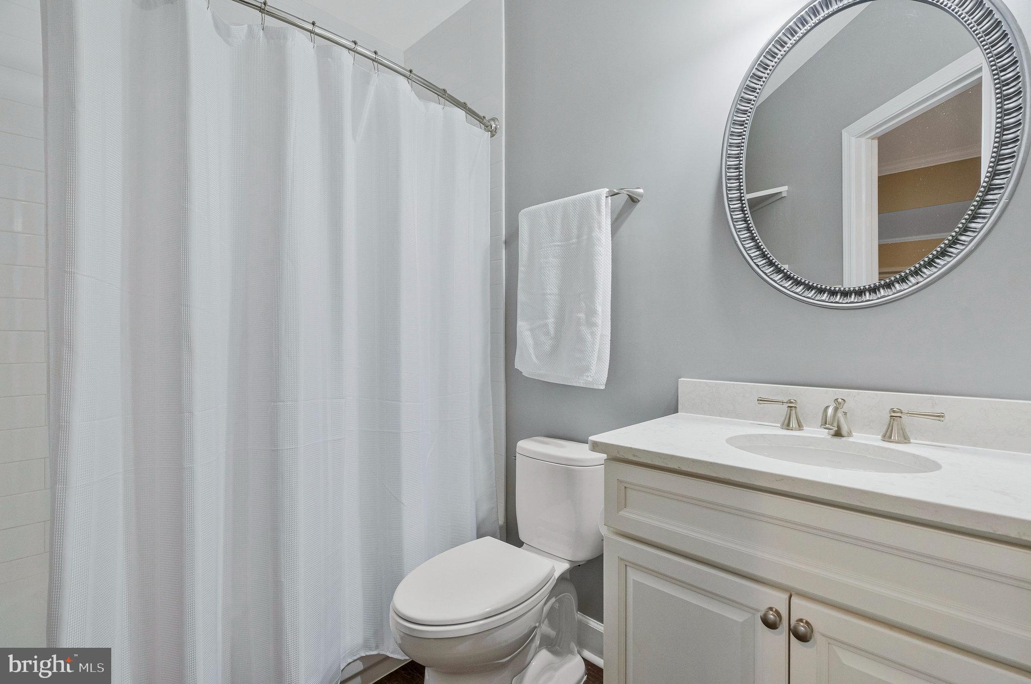 ASHBURN VILLAGE - Residential