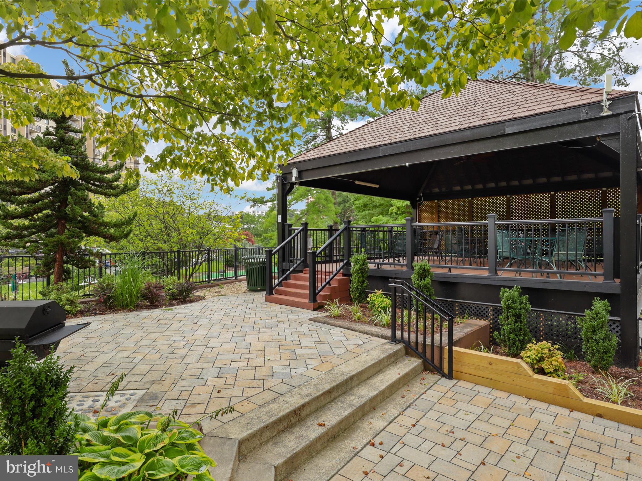 WATERGATE AT LANDMARK - Residential