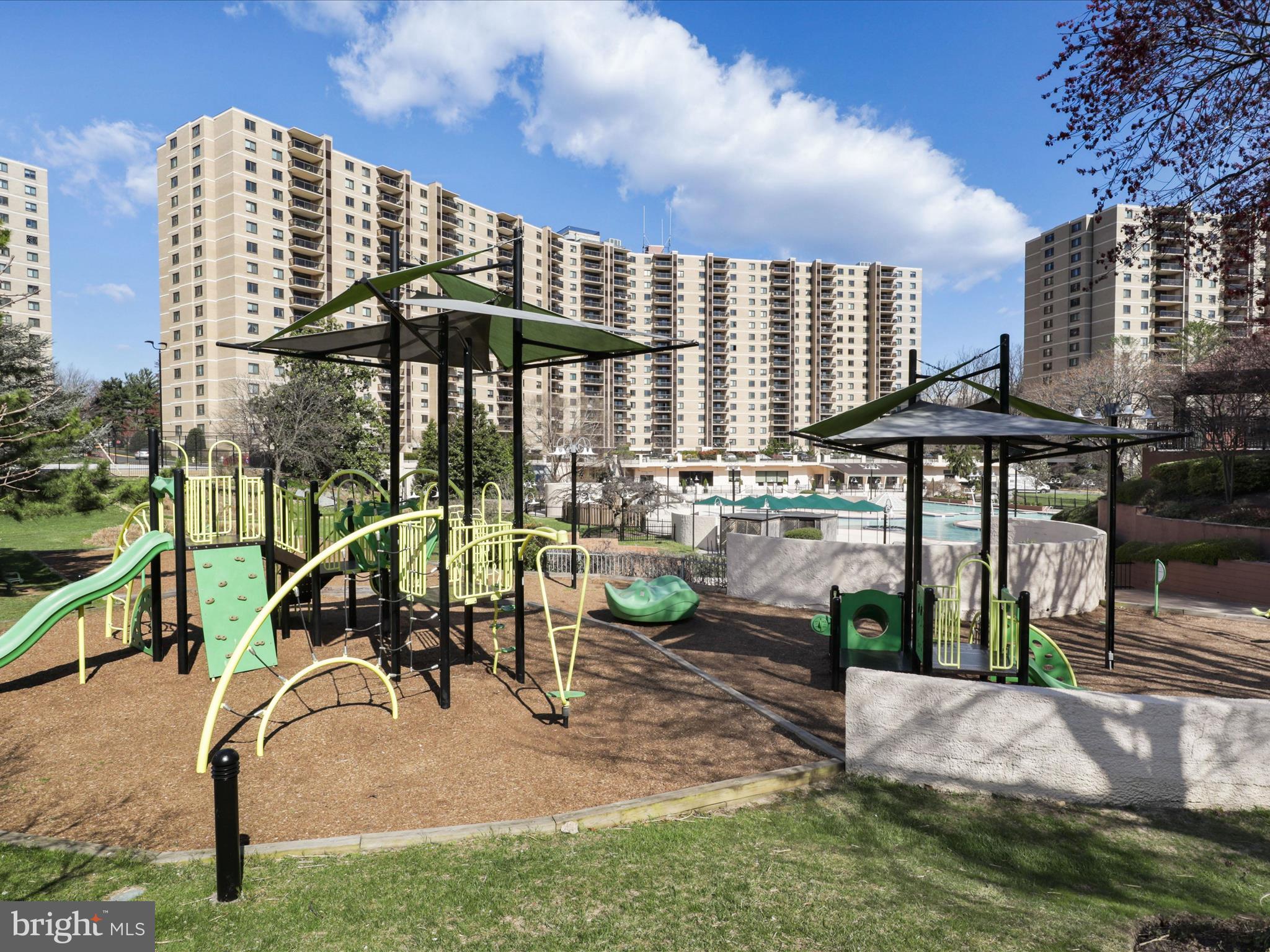 WATERGATE AT LANDMARK - Residential