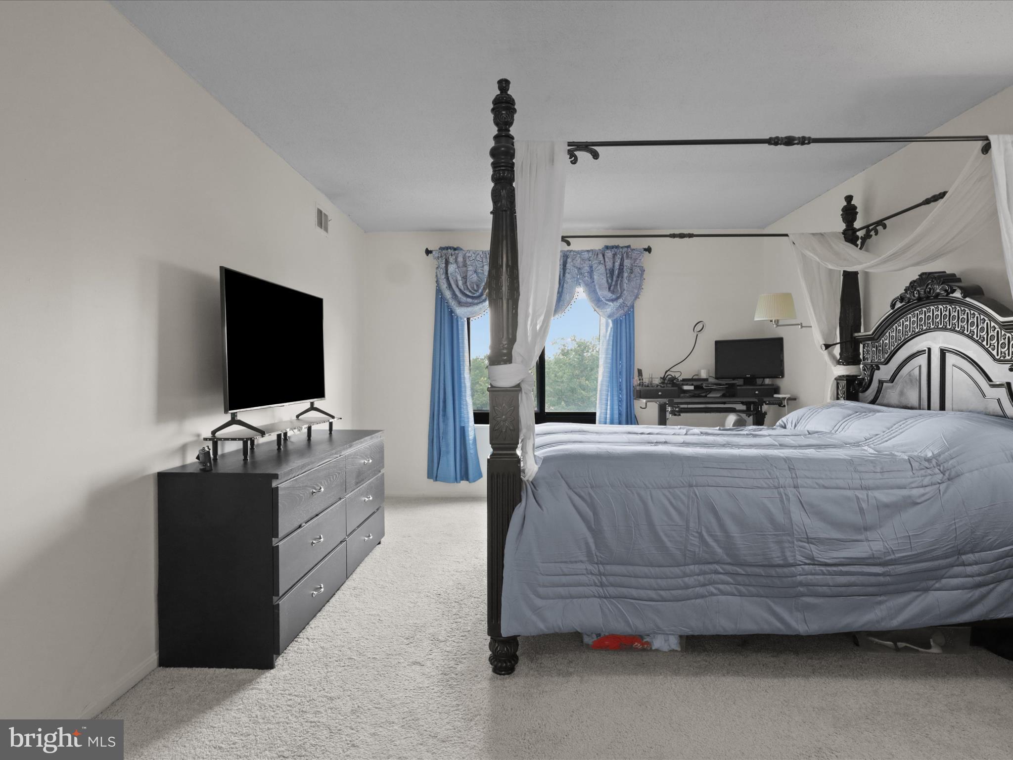 WATERGATE AT LANDMARK - Residential