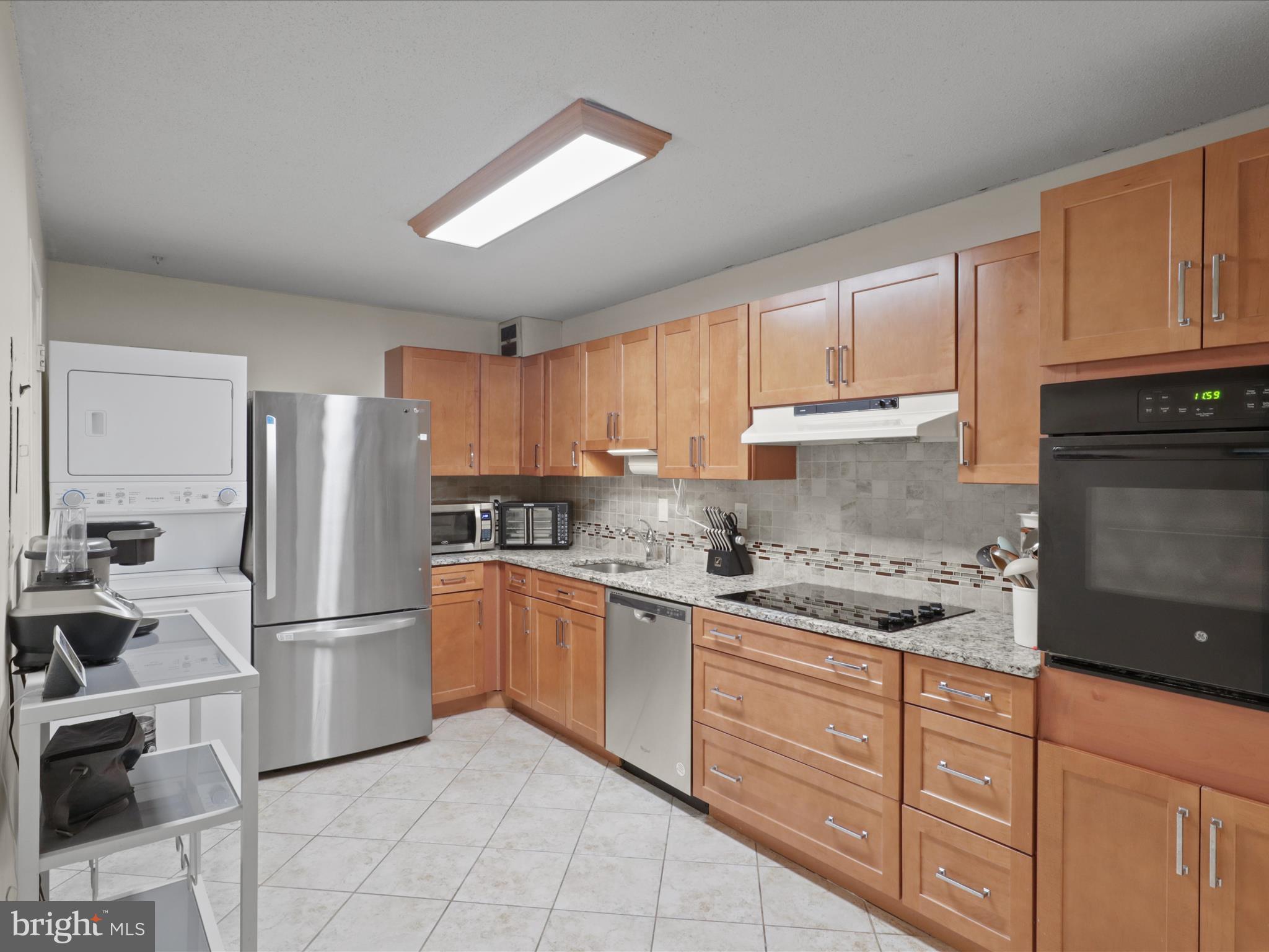 WATERGATE AT LANDMARK - Residential