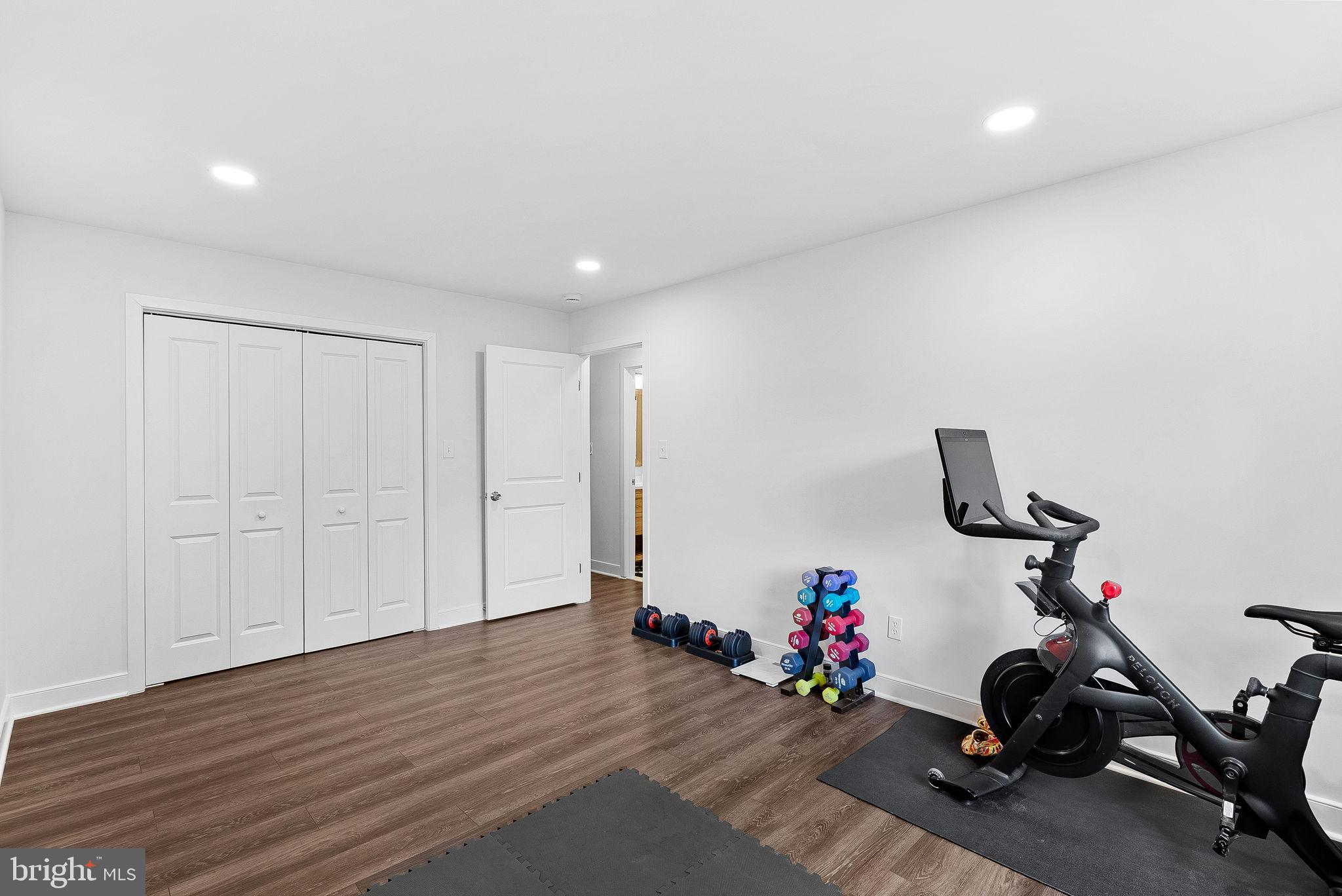 MEADOW BROOK FARM - Residential