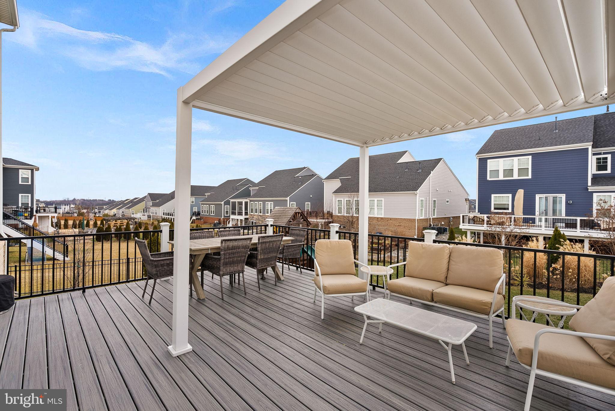 MEADOW BROOK FARM - Residential