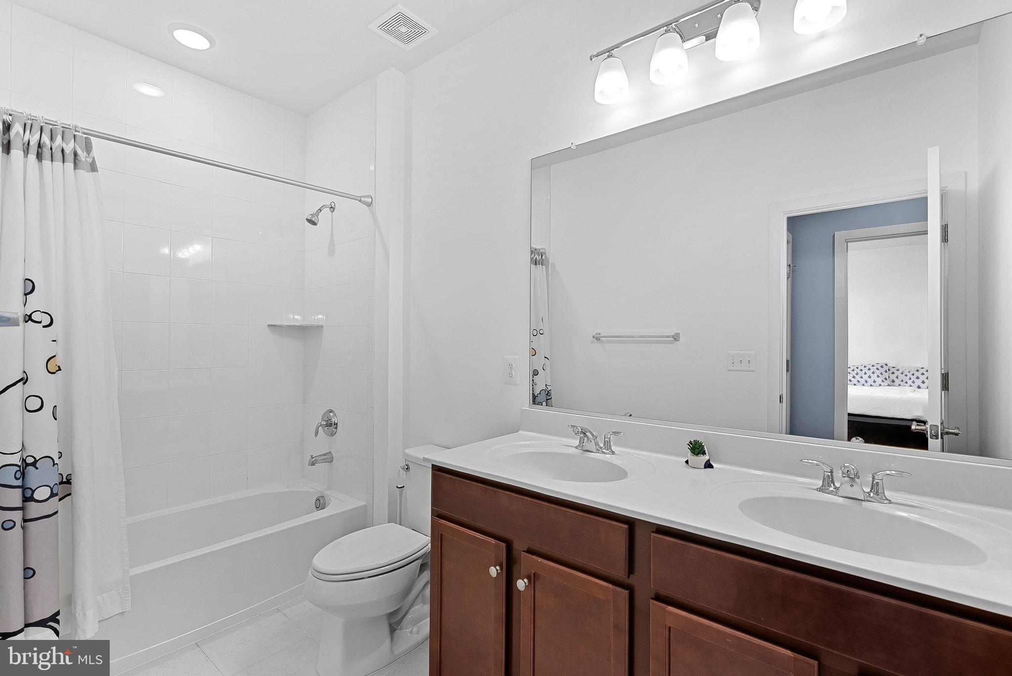 MEADOW BROOK FARM - Residential