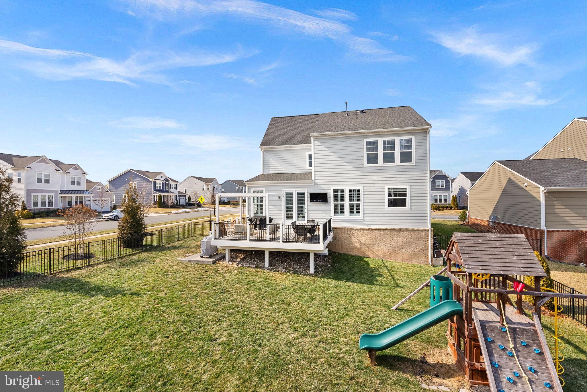 MEADOW BROOK FARM - Residential