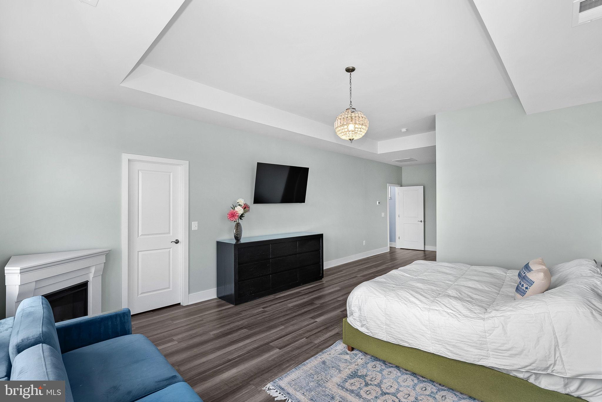 MEADOW BROOK FARM - Residential