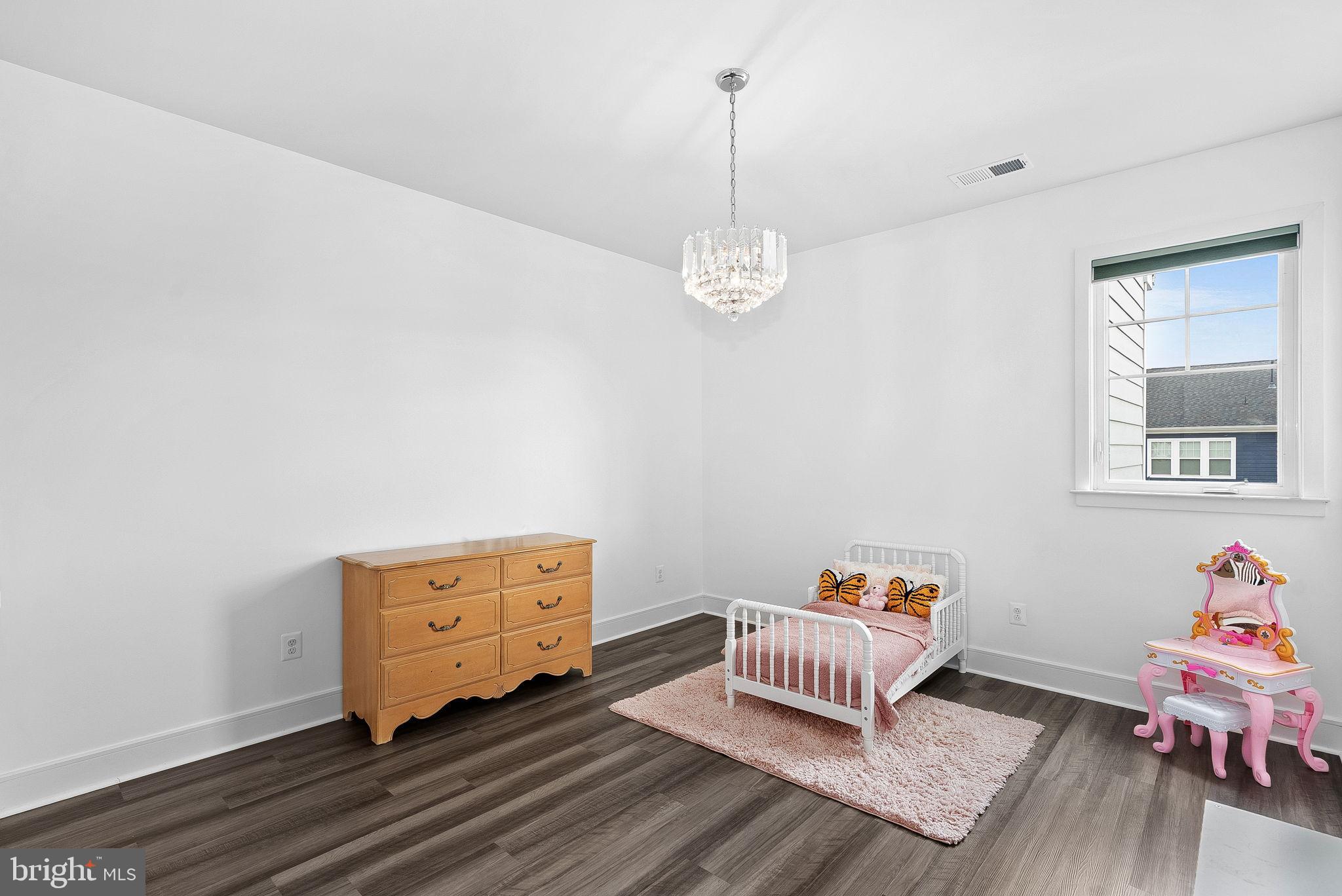 MEADOW BROOK FARM - Residential