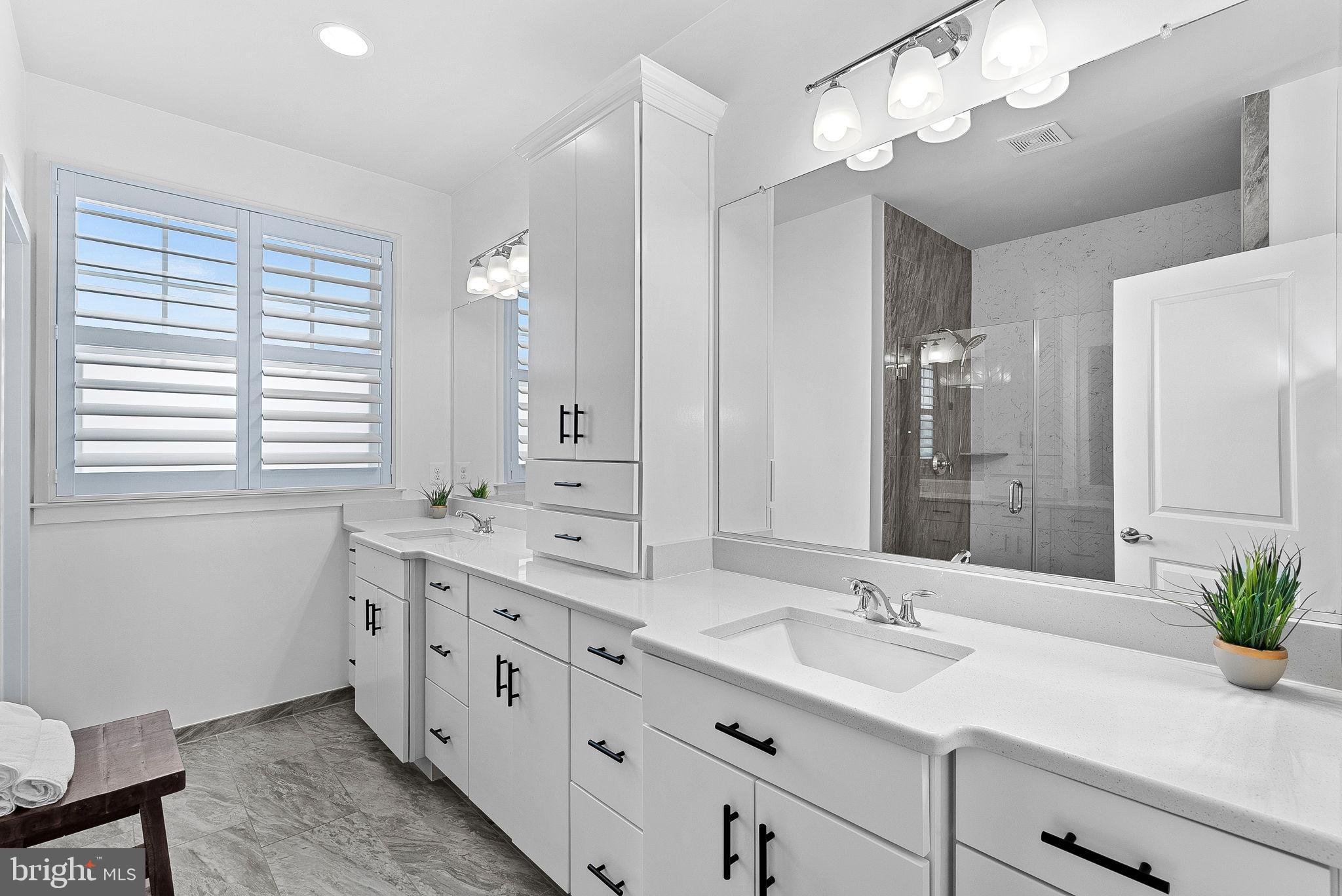 MEADOW BROOK FARM - Residential