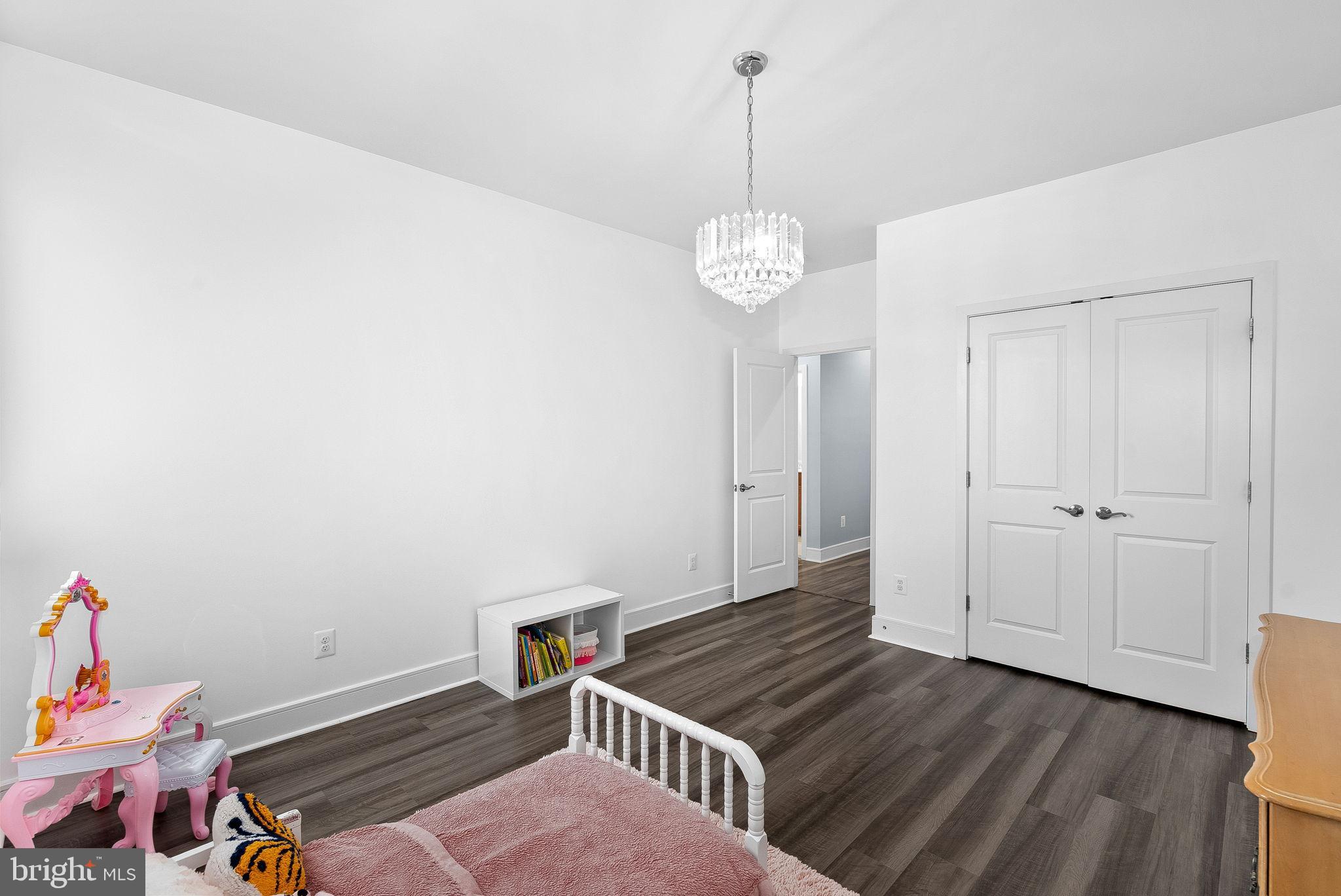 MEADOW BROOK FARM - Residential