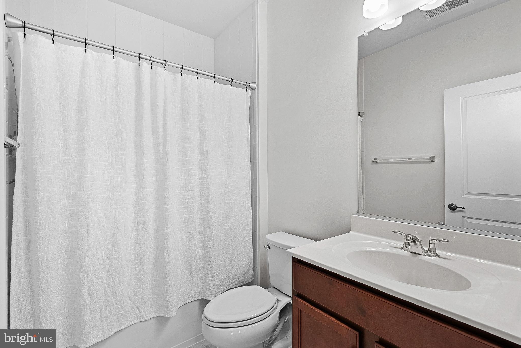 MEADOW BROOK FARM - Residential