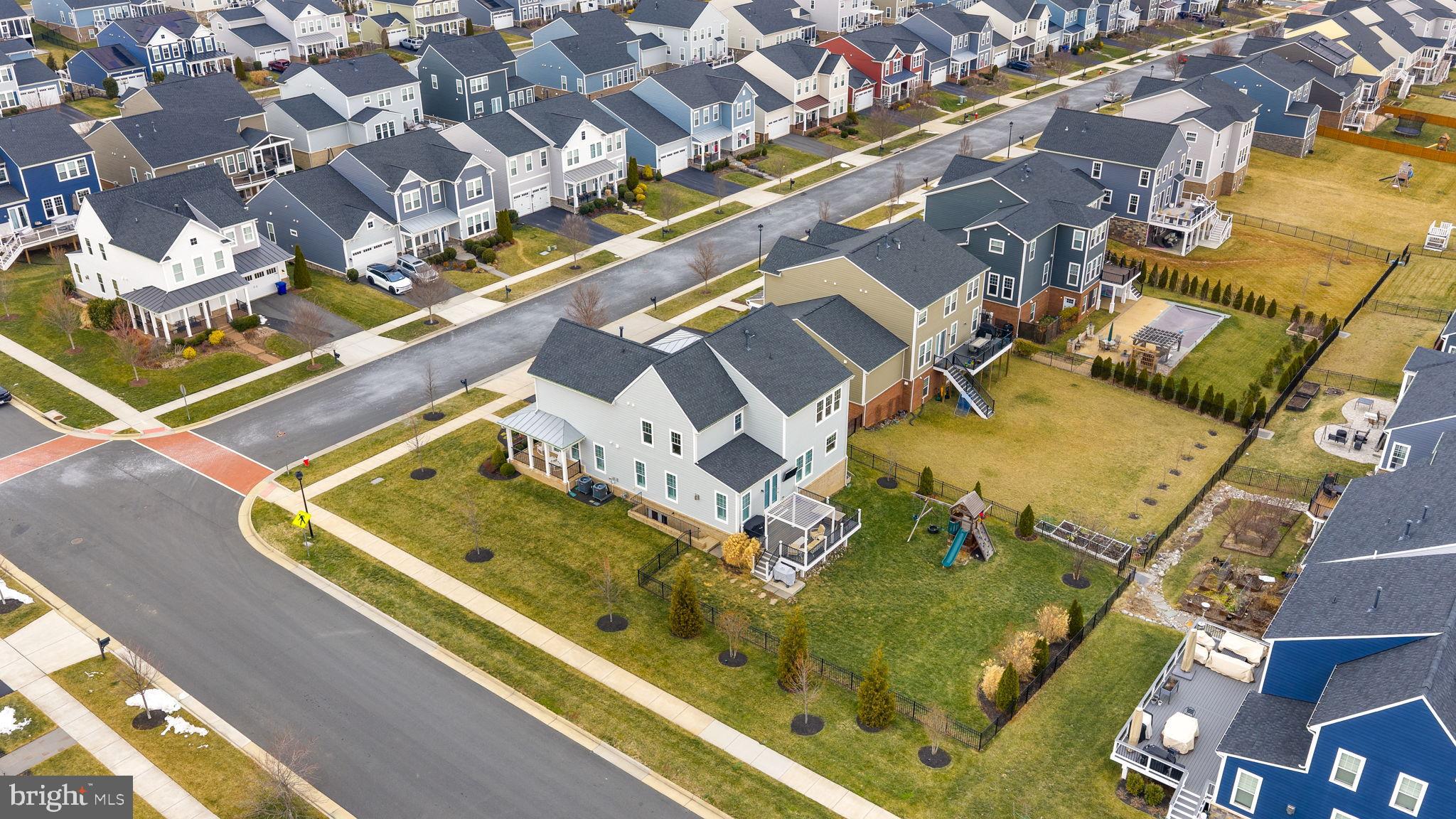 MEADOW BROOK FARM - Residential