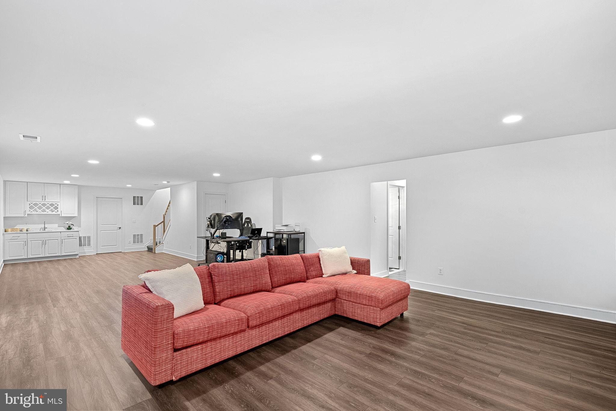 MEADOW BROOK FARM - Residential