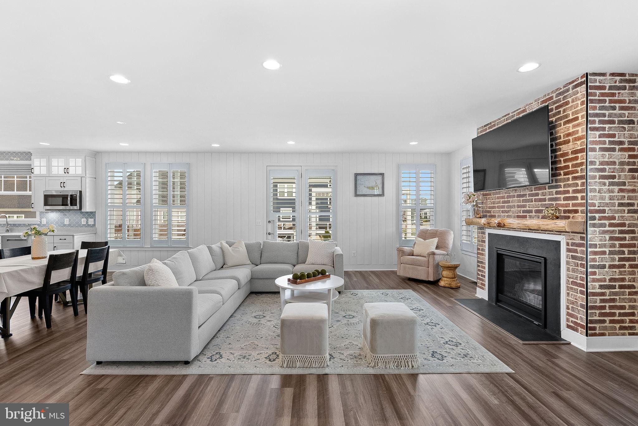 MEADOW BROOK FARM - Residential