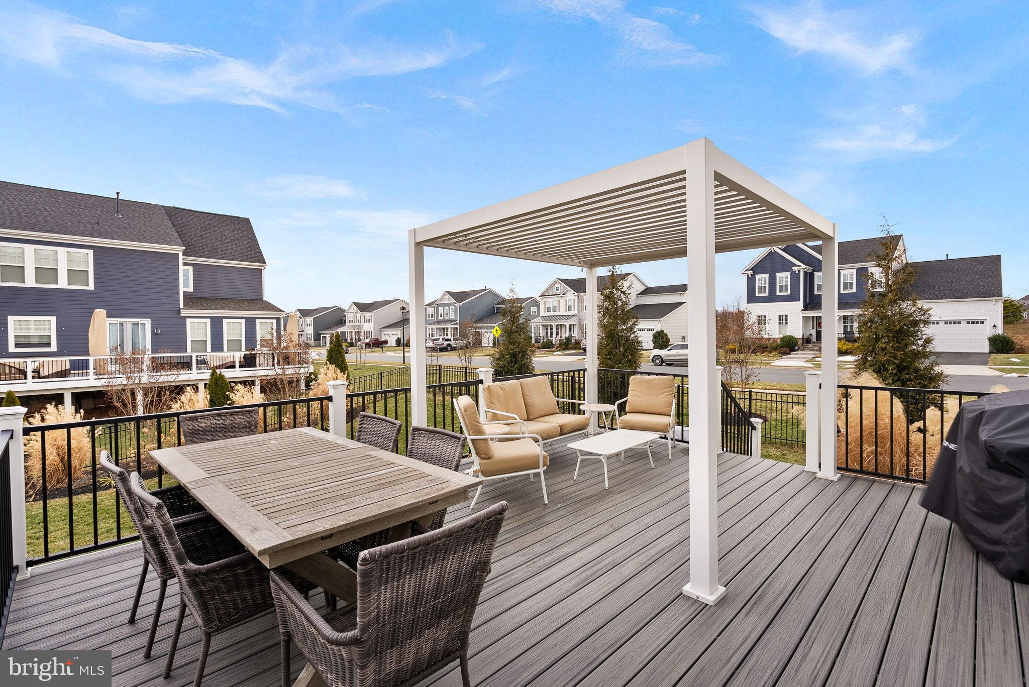 MEADOW BROOK FARM - Residential