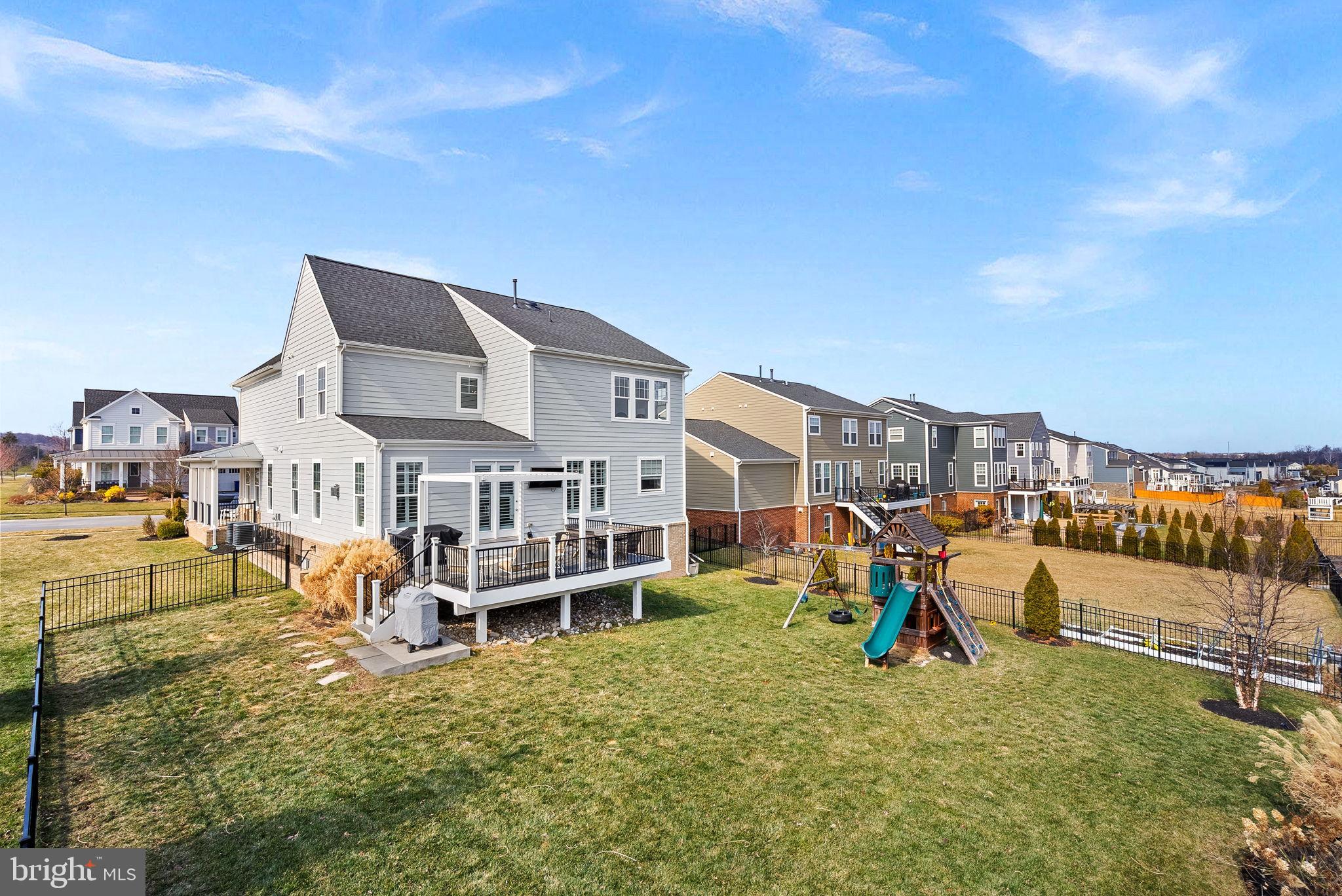 MEADOW BROOK FARM - Residential