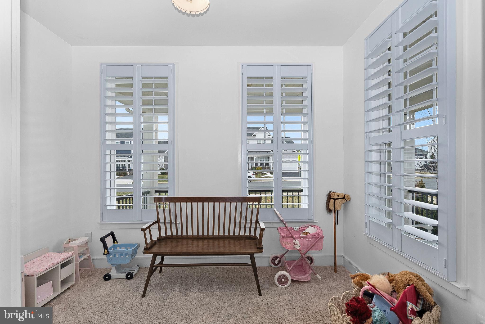 MEADOW BROOK FARM - Residential