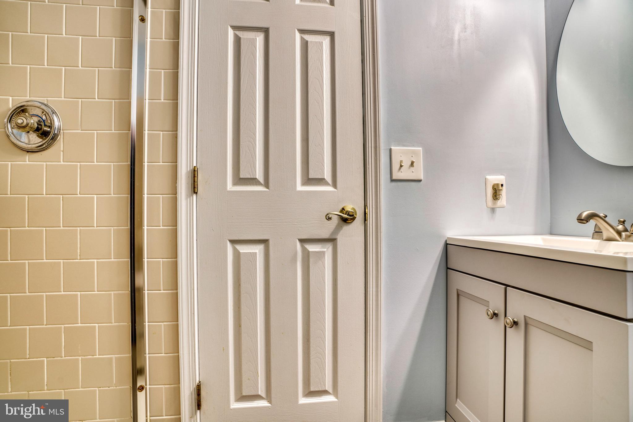 COUNTRY WALK - Residential