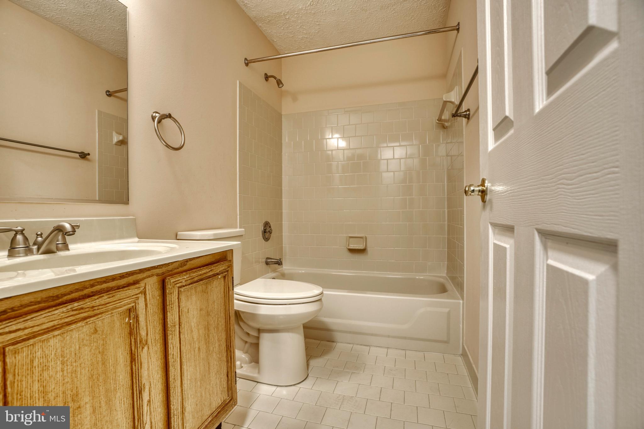 COUNTRY WALK - Residential