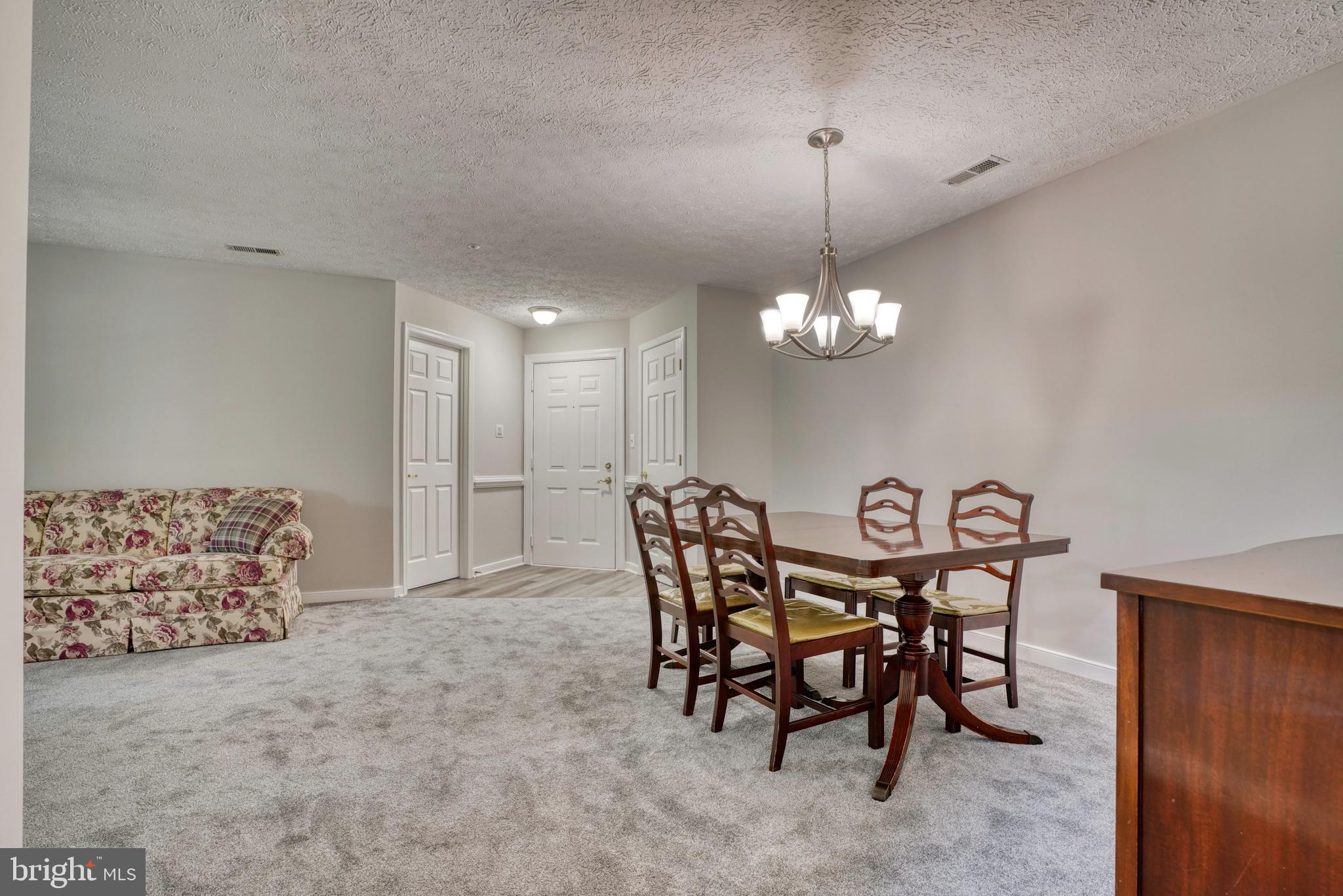 COUNTRY WALK - Residential