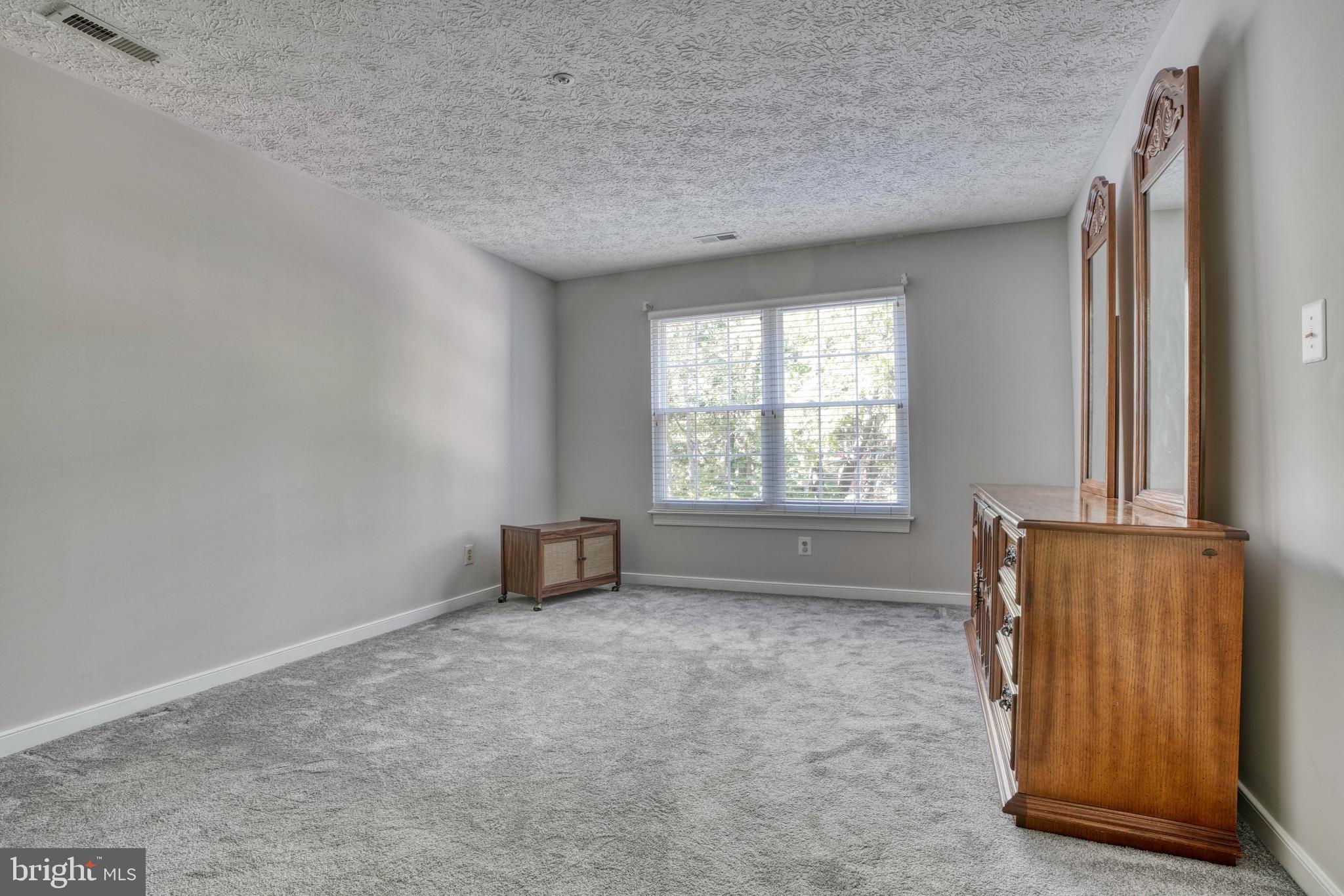 COUNTRY WALK - Residential