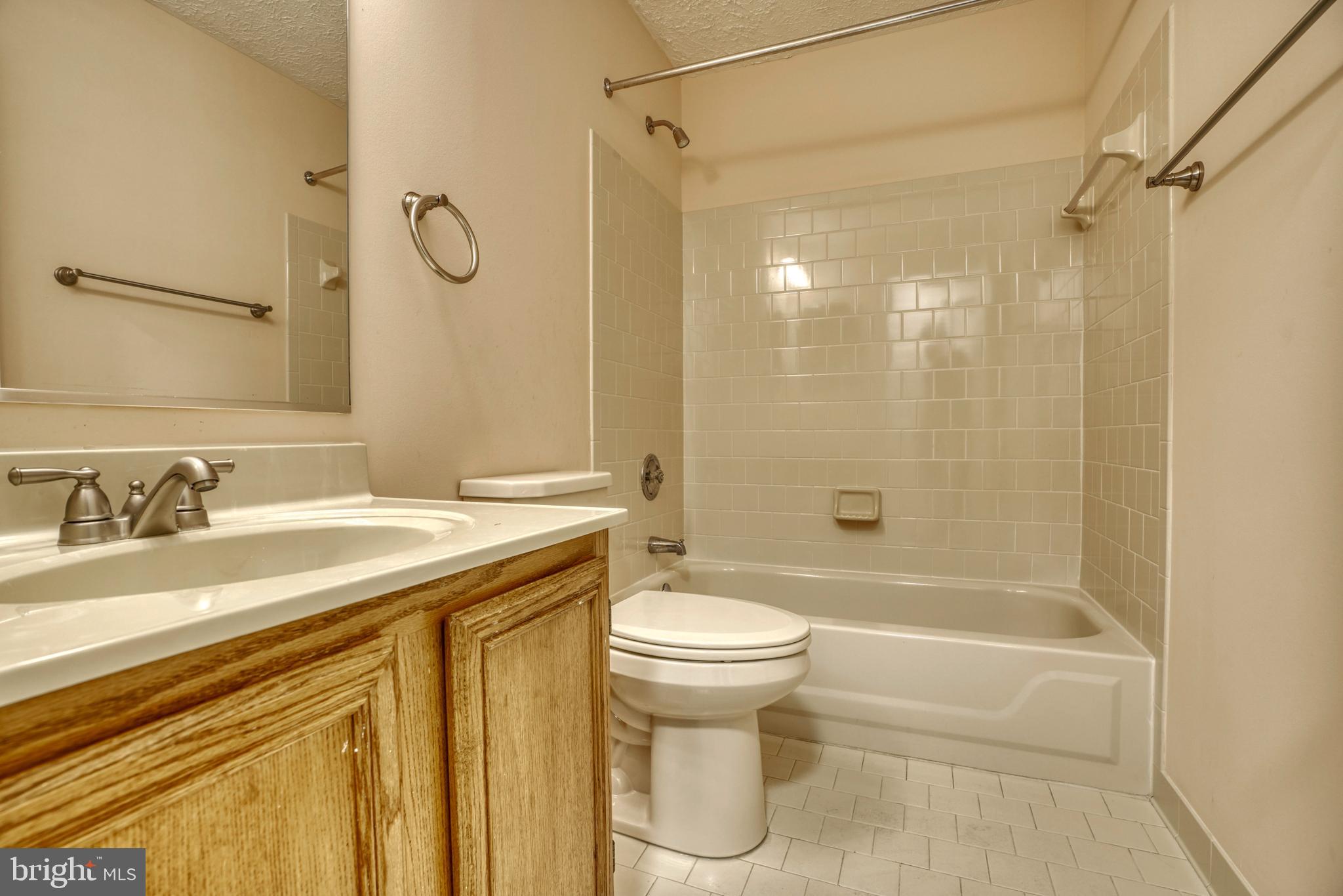 COUNTRY WALK - Residential