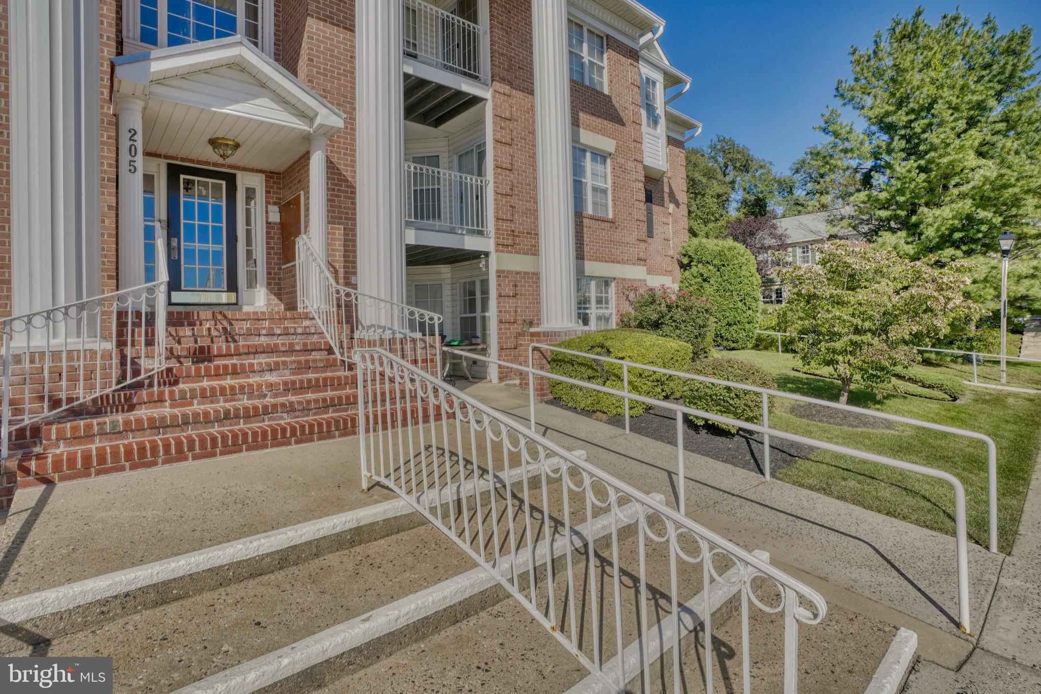 COUNTRY WALK - Residential