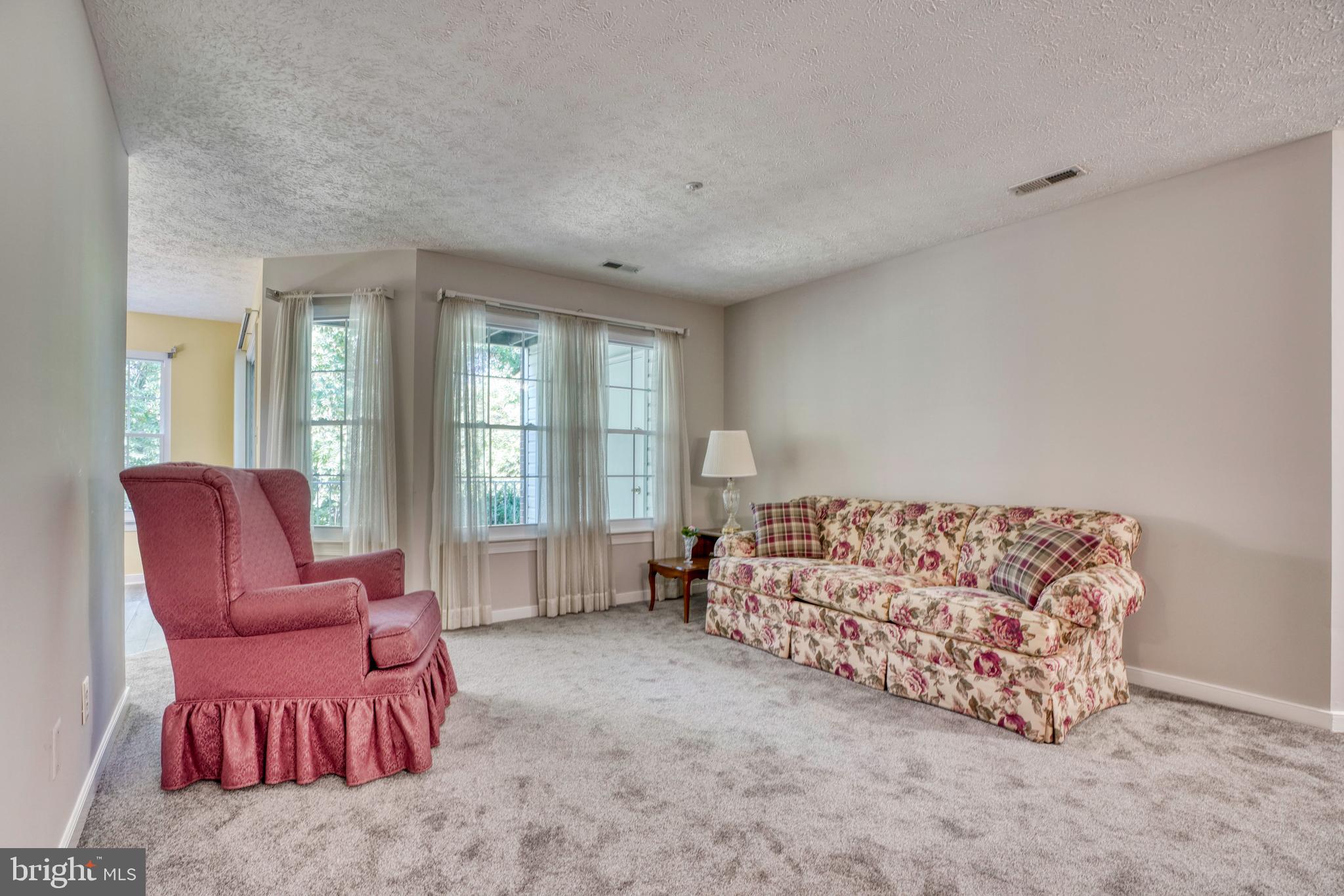 COUNTRY WALK - Residential