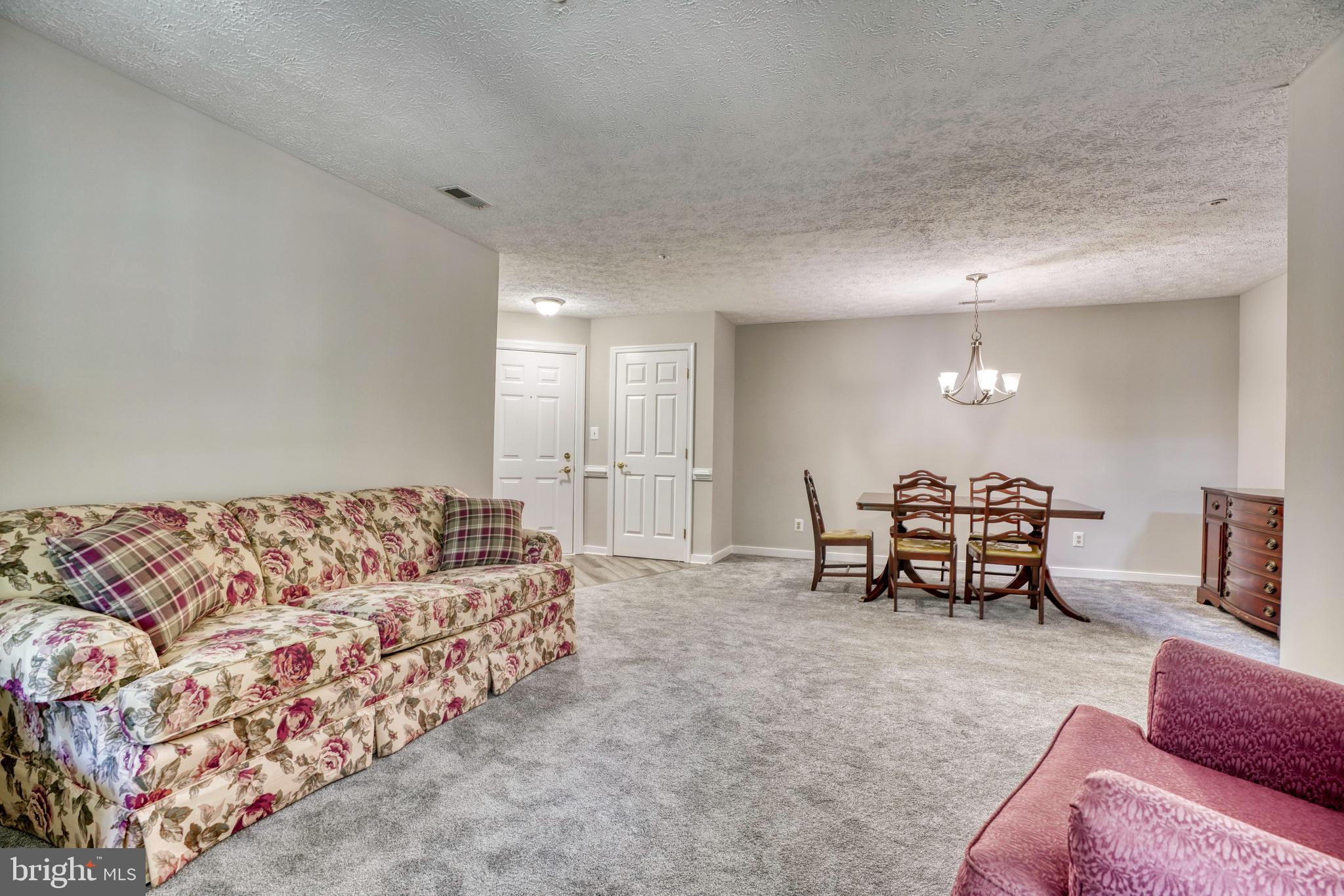 COUNTRY WALK - Residential