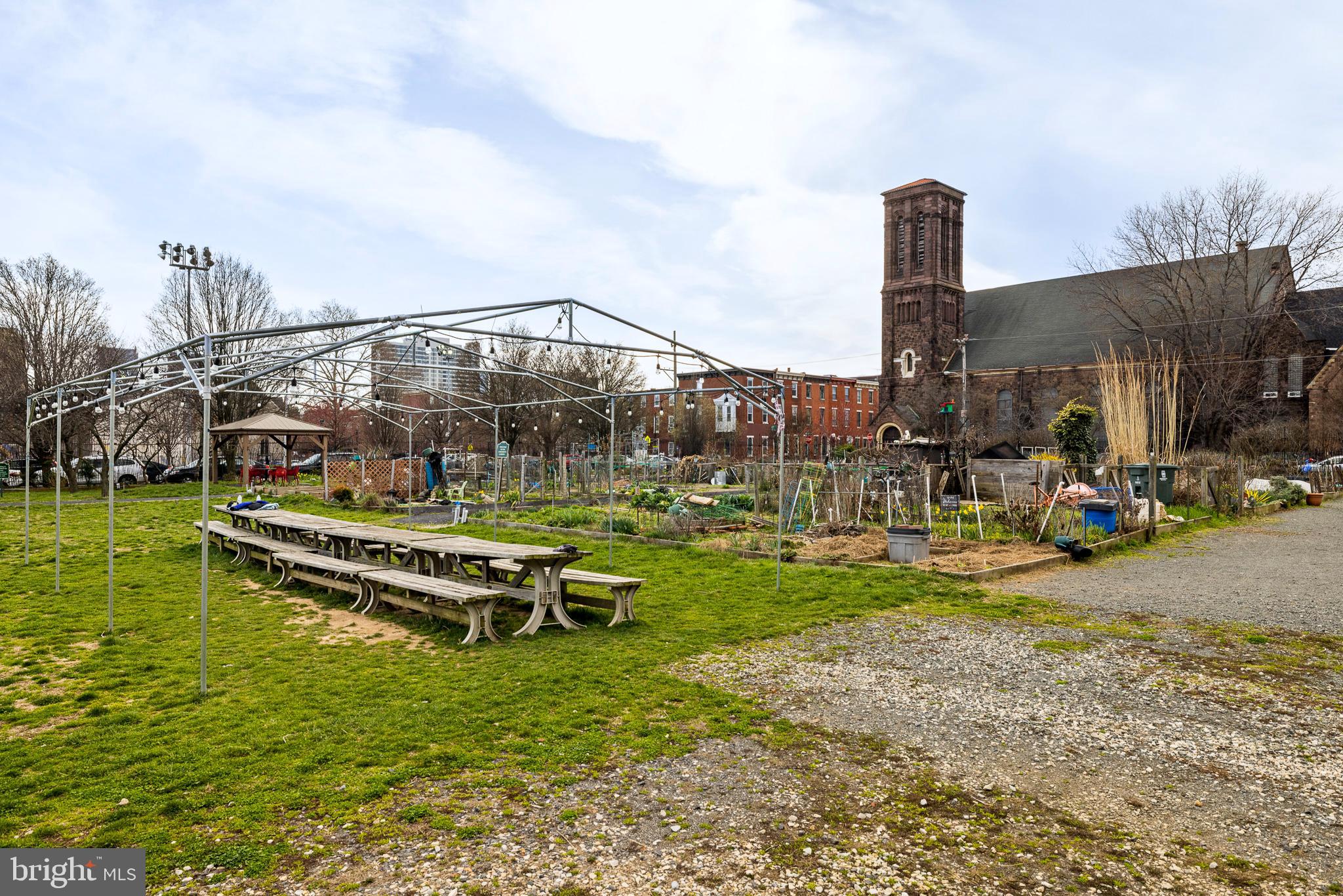 FAIRMOUNT - Residential