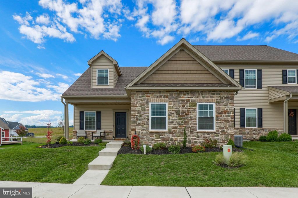 Photo of 191 RANDOLPH DR, ELIZABETHTOWN, PA 17022 (MLS # PALA2033026)